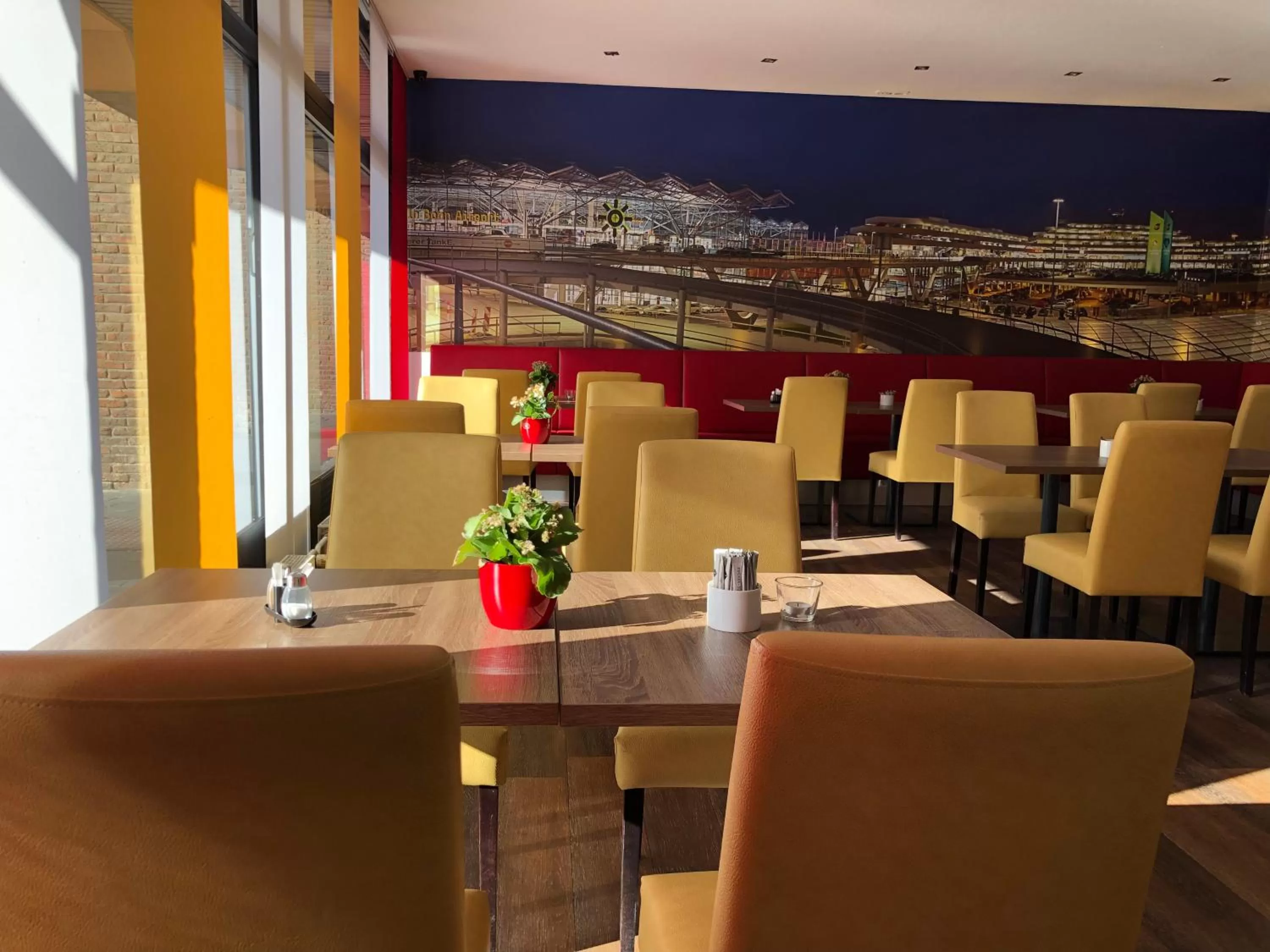 Breakfast in Montana Hotel Köln-Bonn Airport