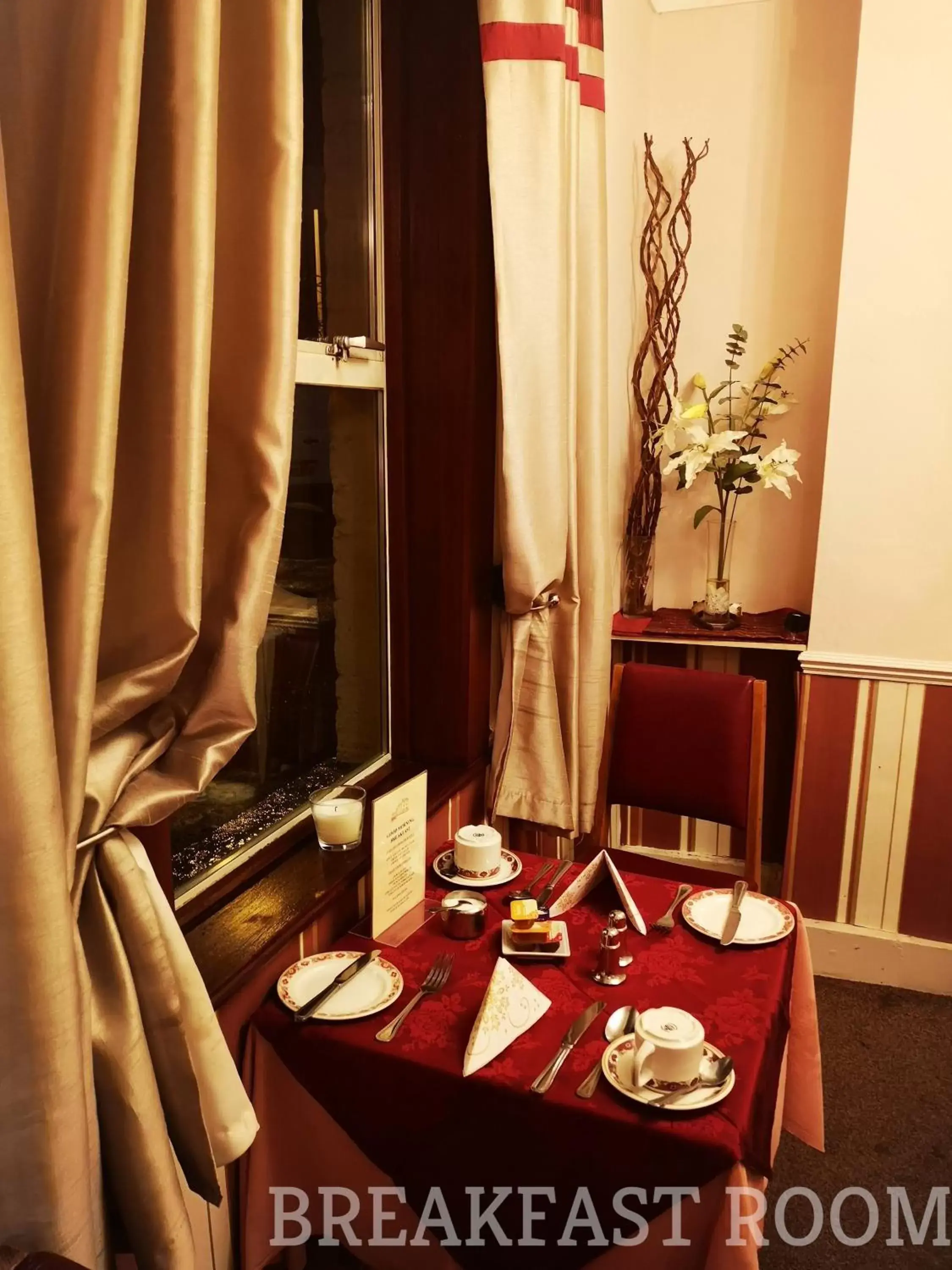 Food and drinks in Westgate Hotel Food and drinks in Westgate Hotel