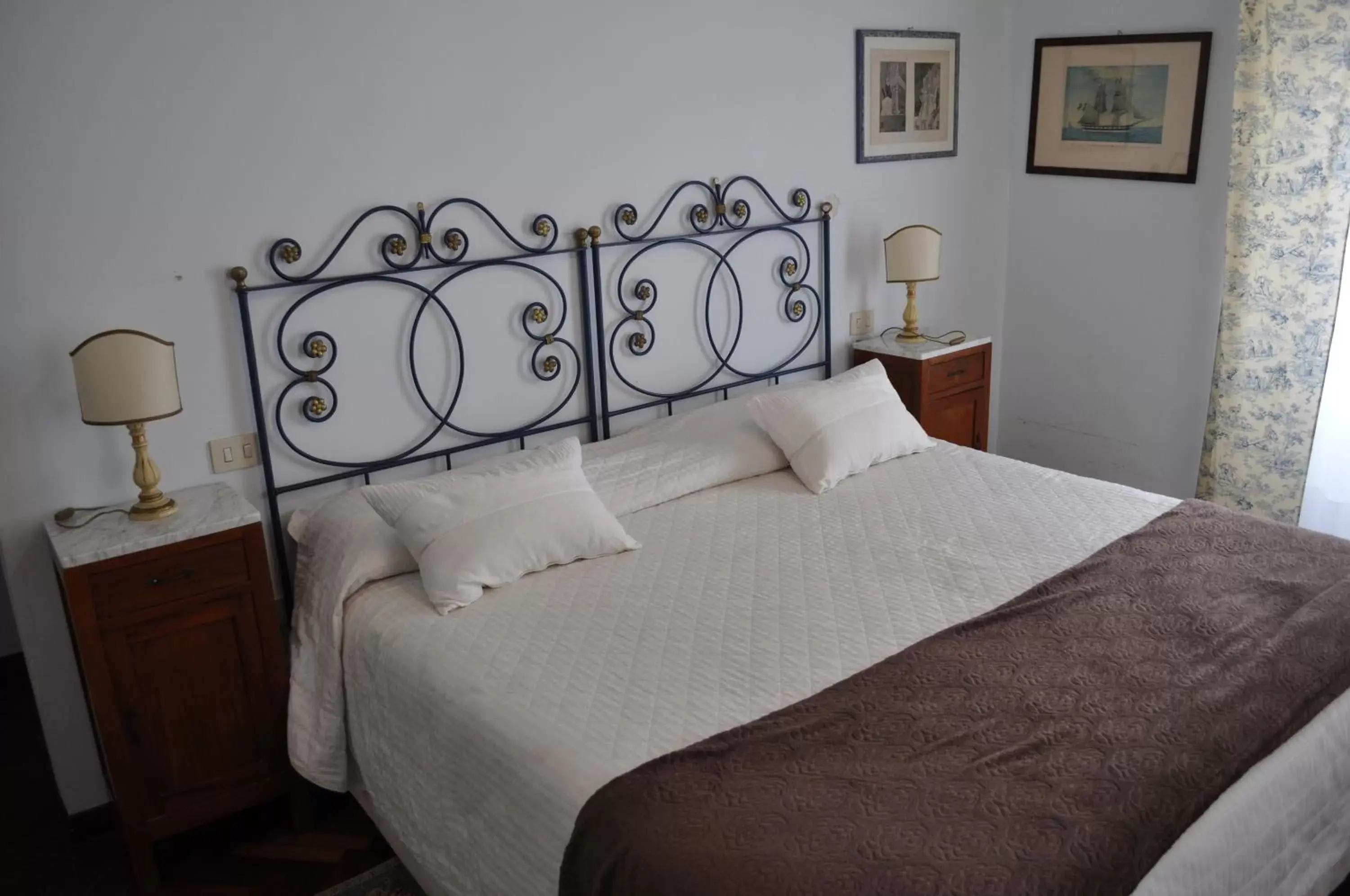 Bed in Villa L'Aurora