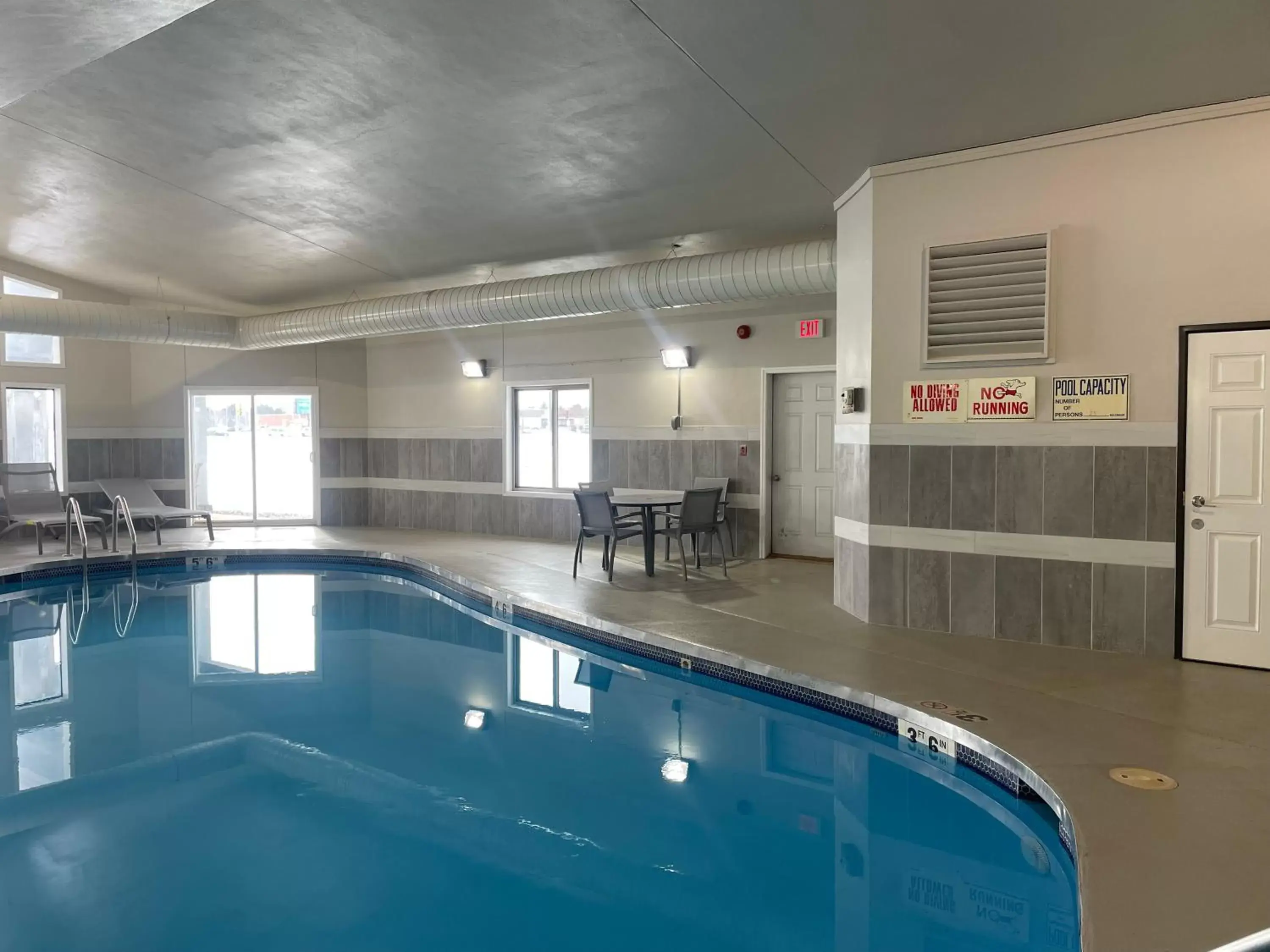 Swimming Pool in Clarion Pointe Tomah