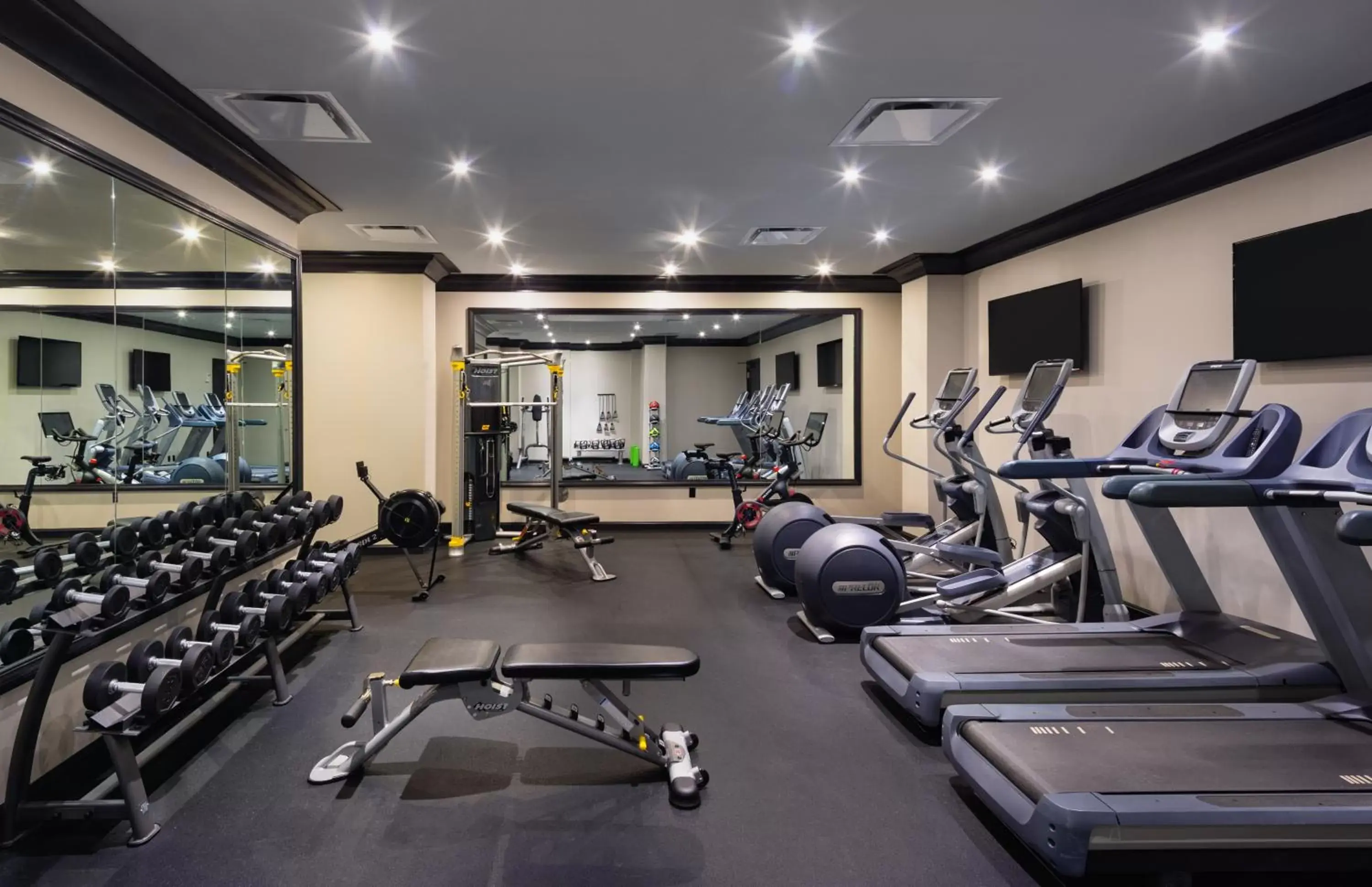 Fitness centre/facilities in Dream Nashville, by Hyatt Fitness centre/facilities in Dream Nashville, by Hyatt
