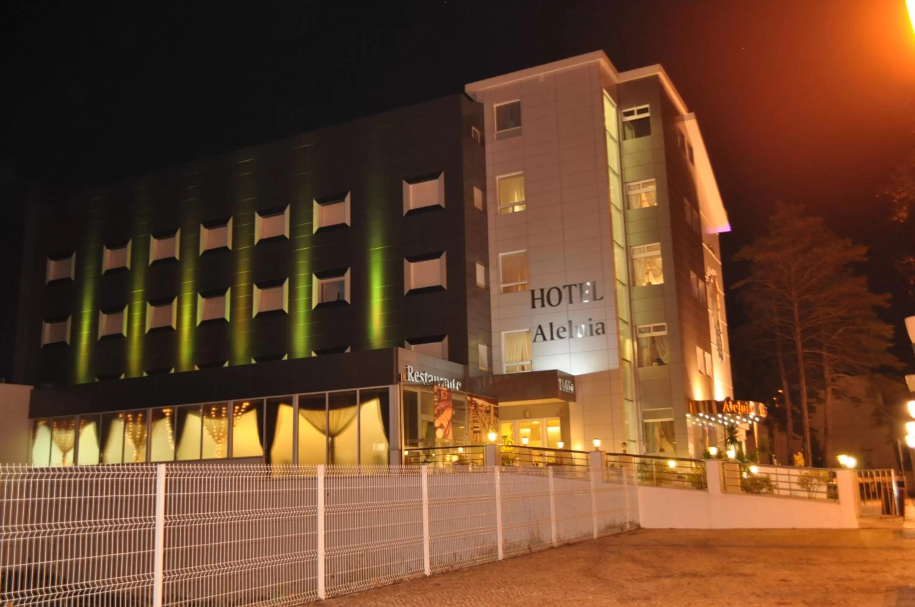 Facade/entrance, Property Building in Hotel Aleluia