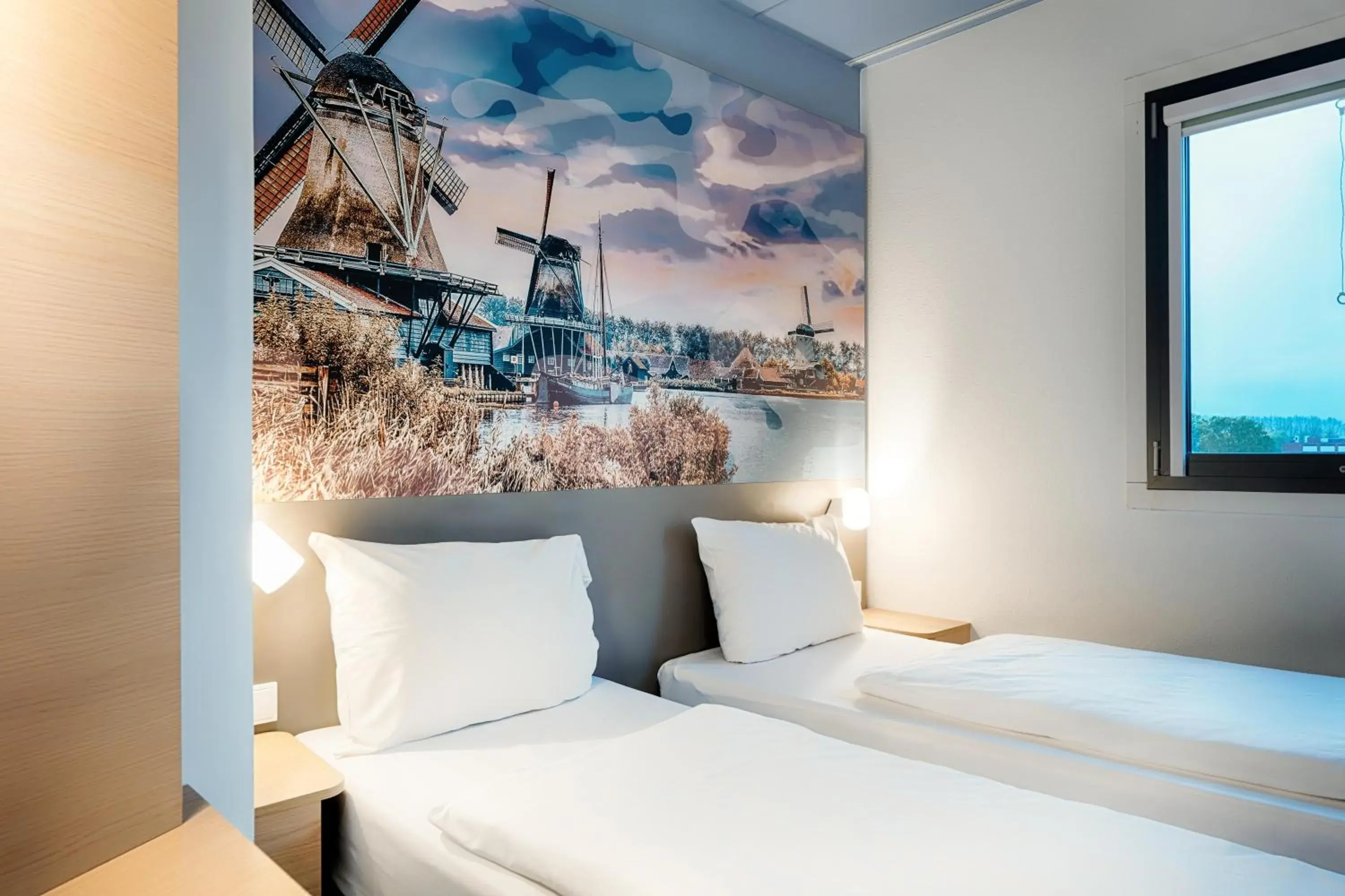 Photo of the whole room, Bed in B&B Hotel Amsterdam-Zaandam