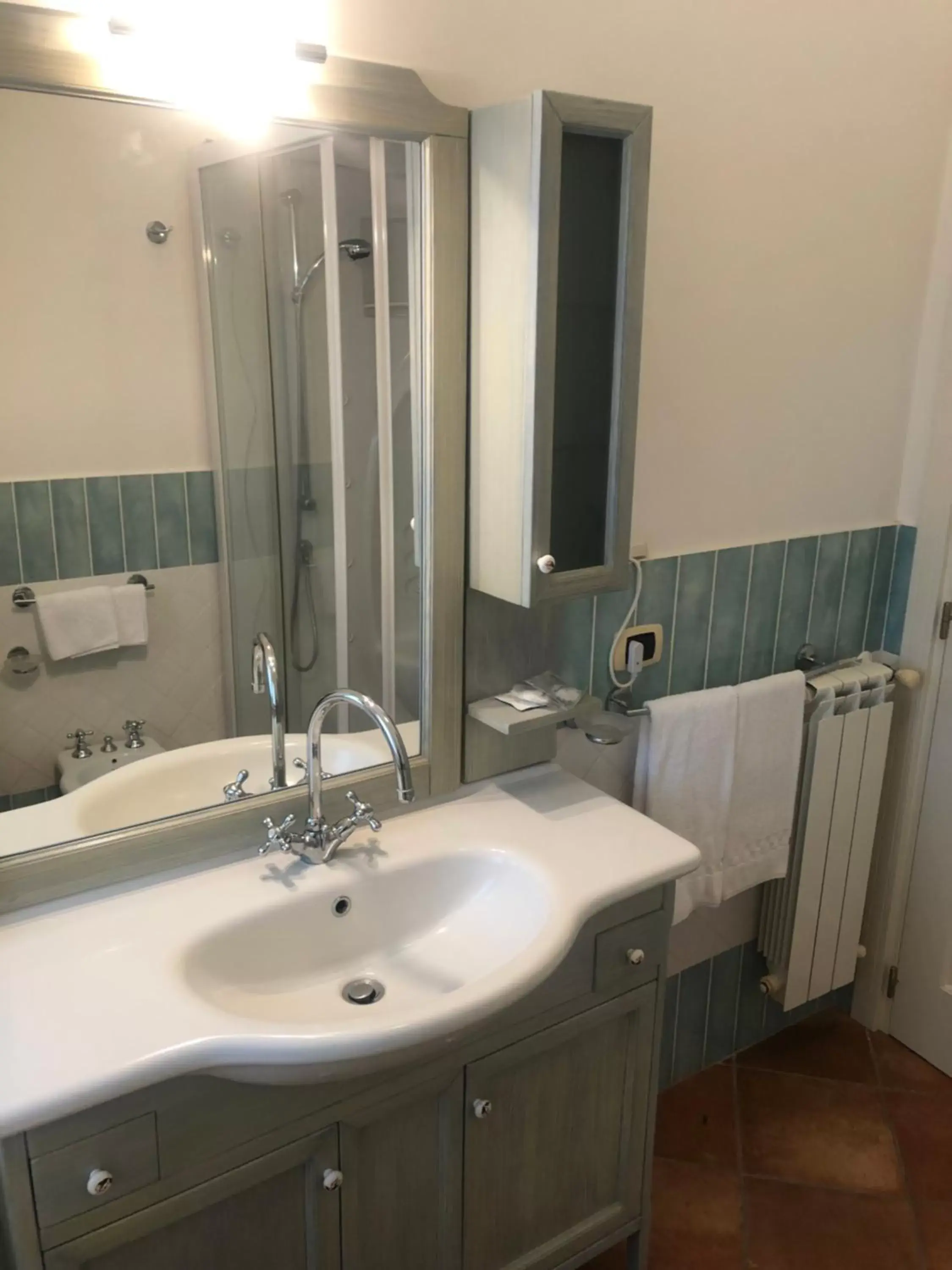 Bathroom in Torre Archirafi Resort