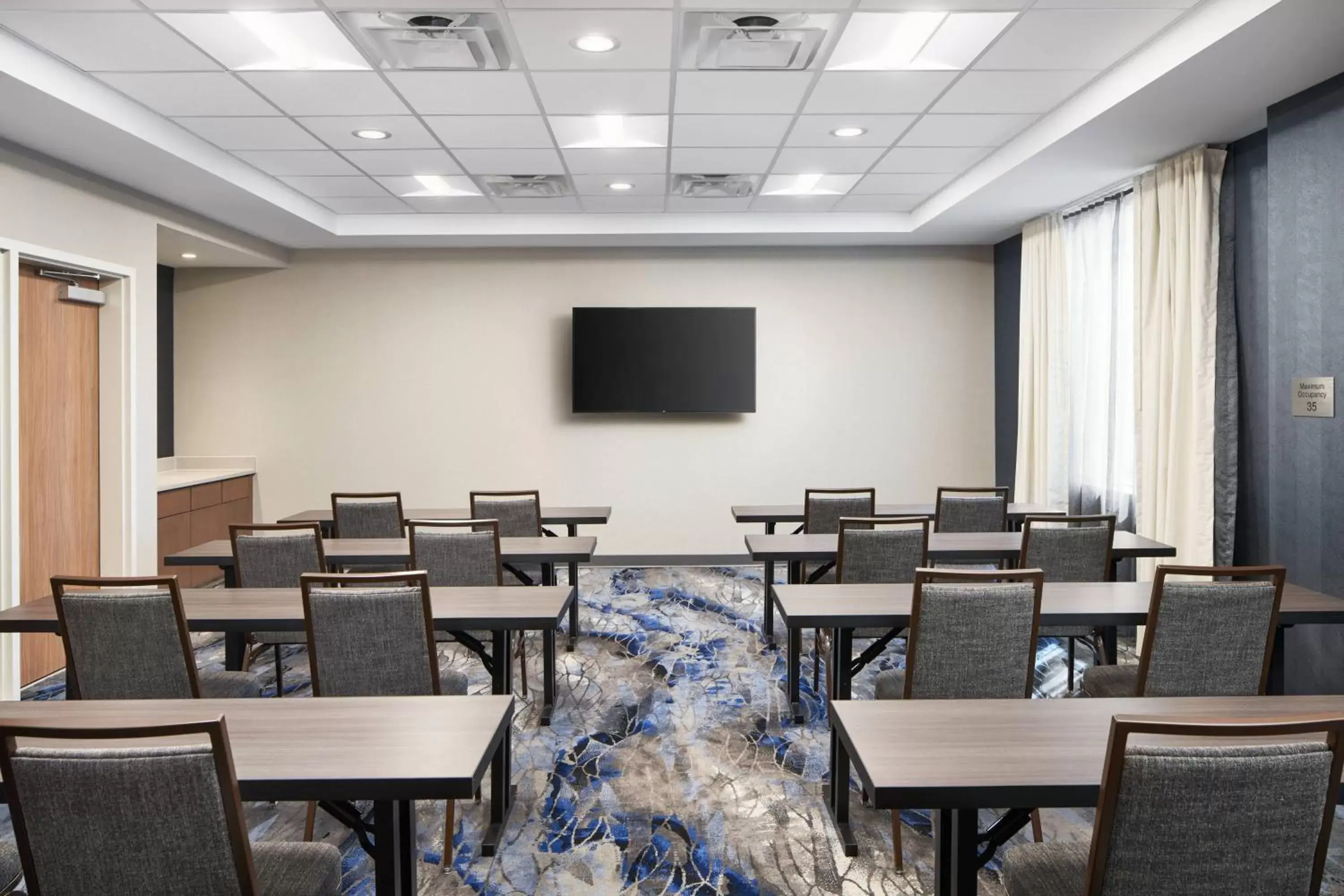 Meeting/conference room, Restaurant/Places to Eat in Fairfield Inn & Suites Tampa Riverview