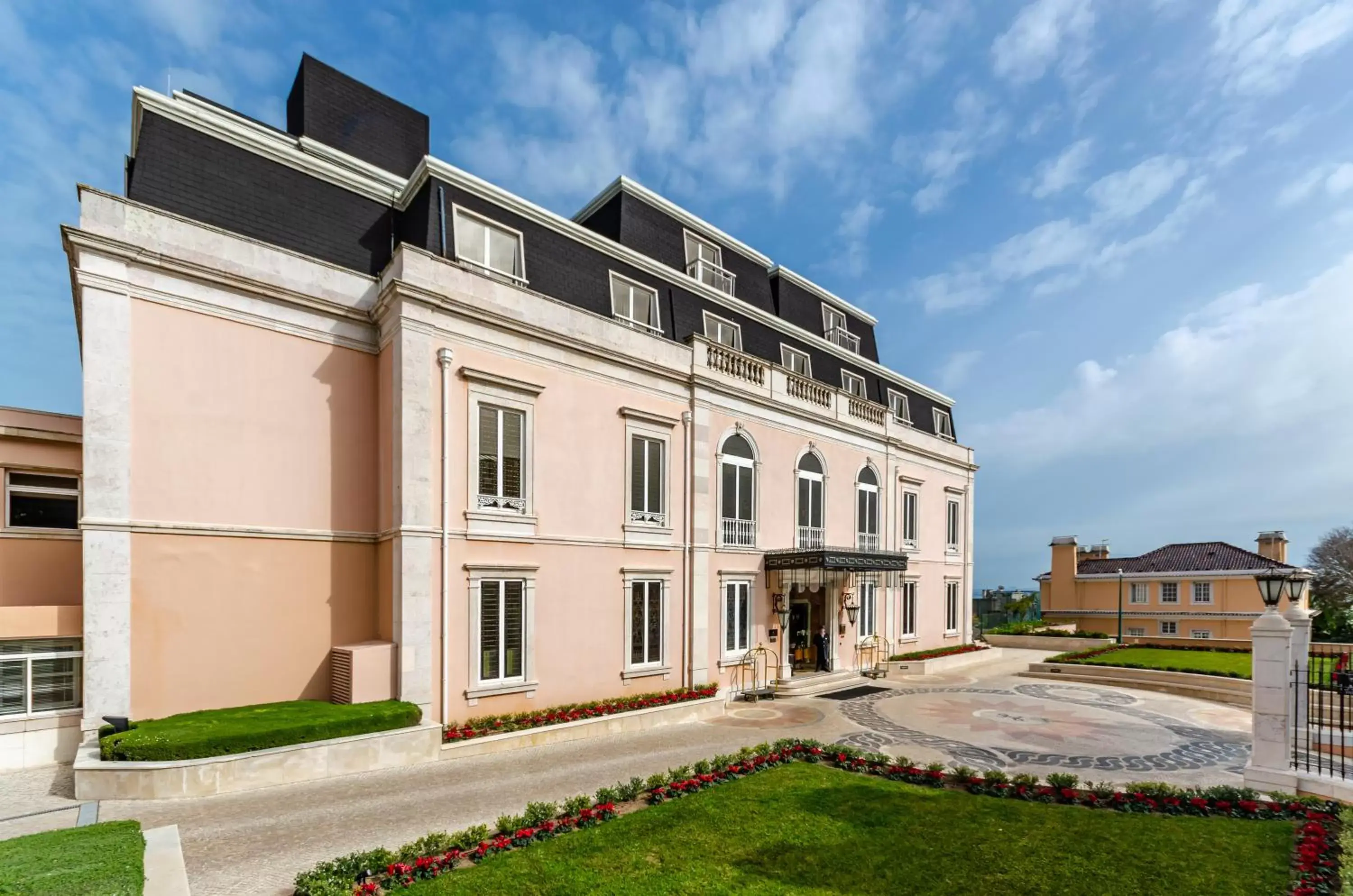 Property Building in Olissippo Lapa Palace – The Leading Hotels of the World