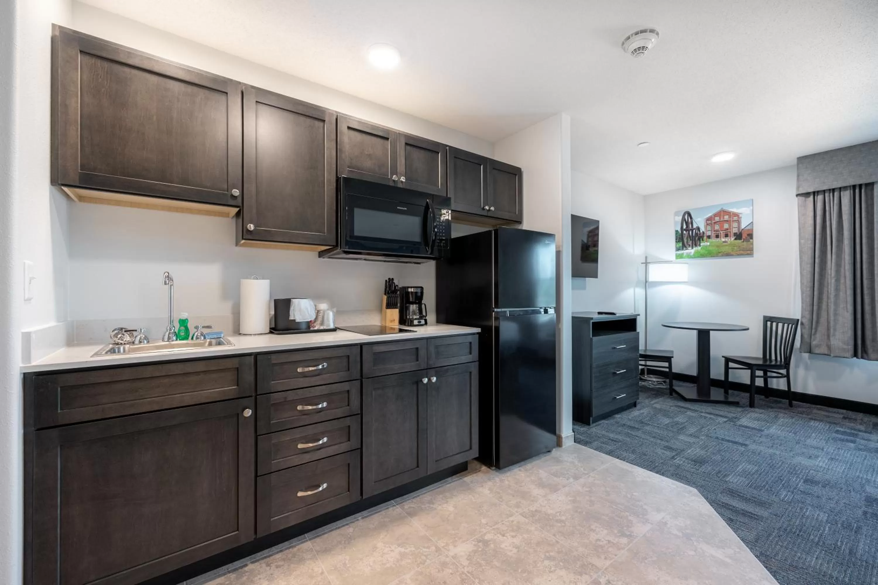 Kitchen or kitchenette in Independence Stay Hotel and Long term suites