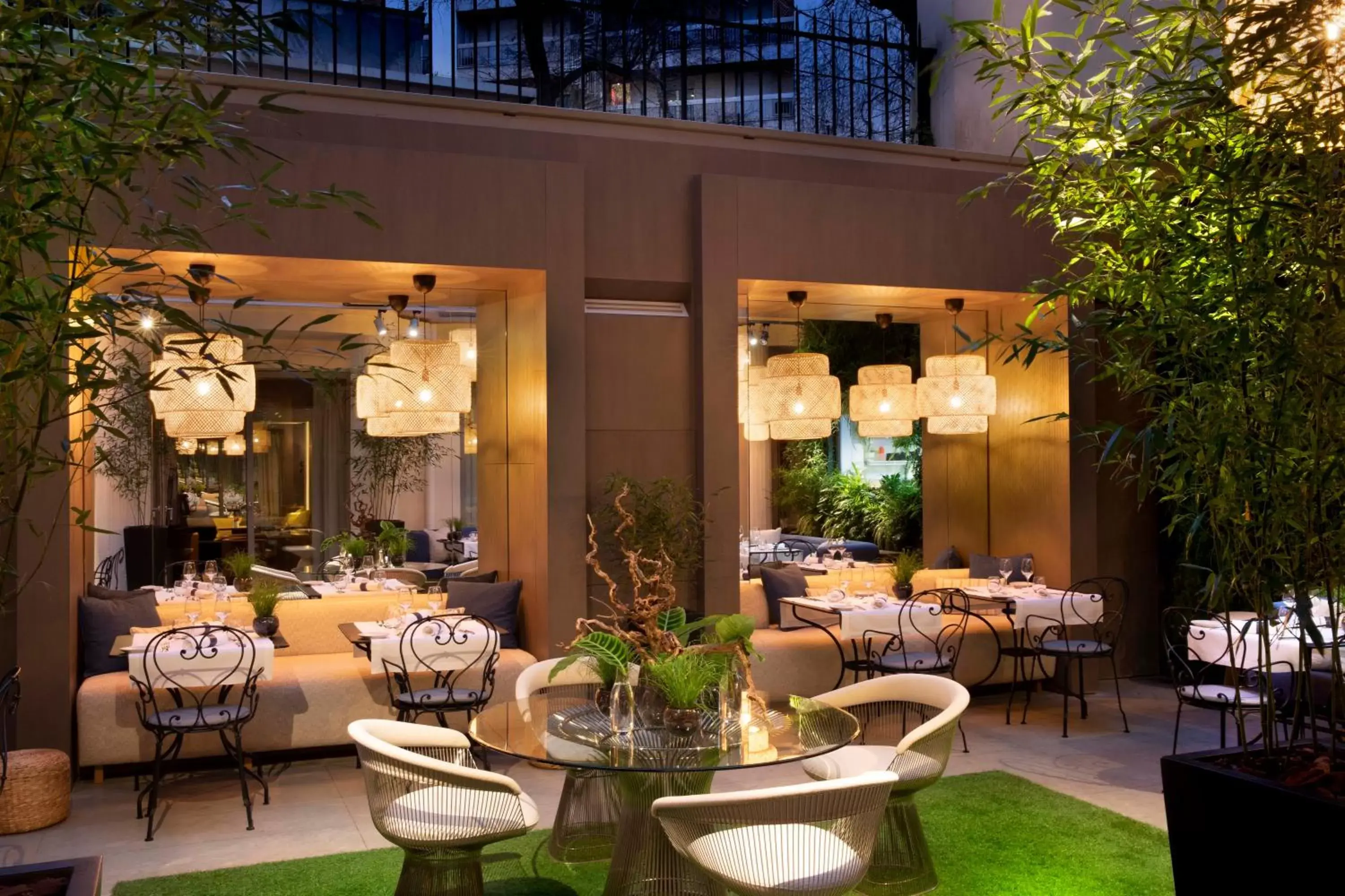 Patio, Restaurant/Places to Eat in Hotel De Sers Champs Elysees