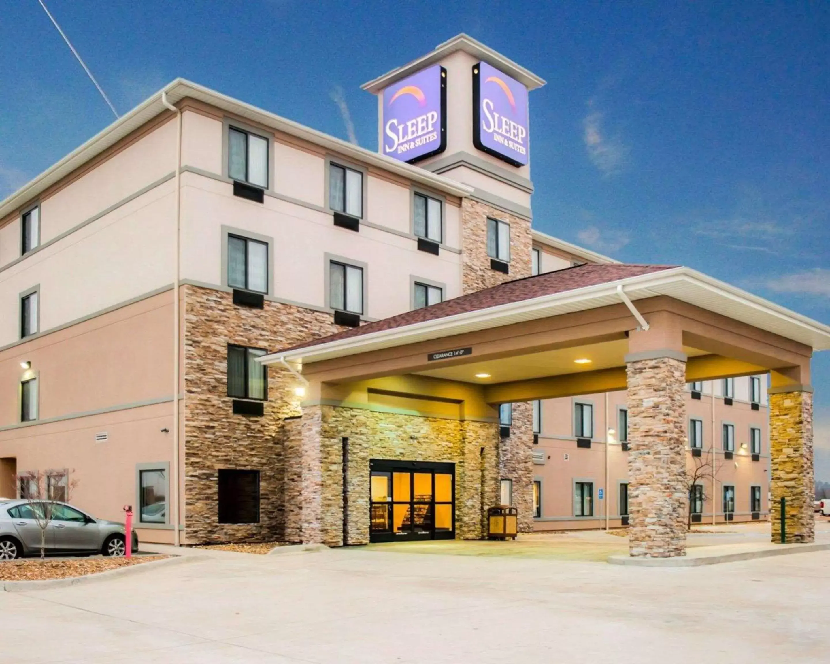 Property Building in Sleep Inn & Suites Fort Campbell