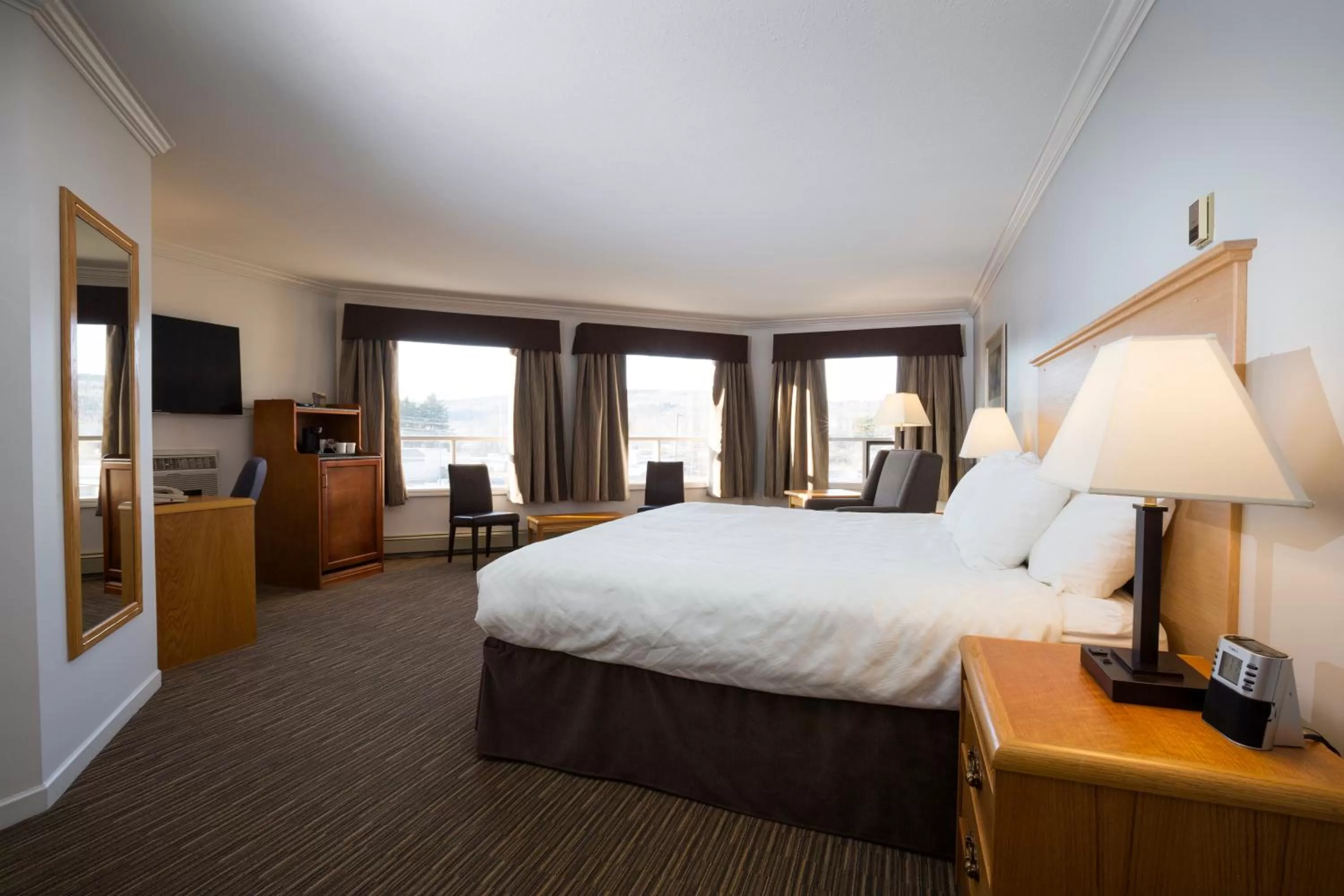 Photo of the whole room, Bed in Tower Inn & Suites