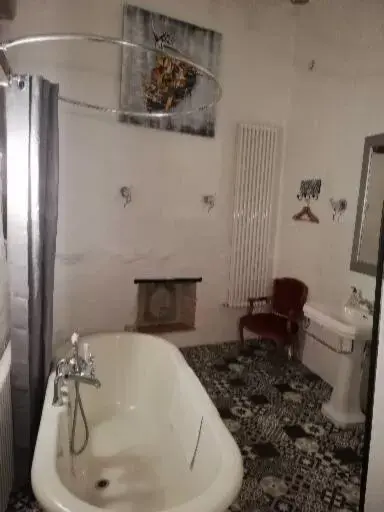 Bathroom in les bruyeres