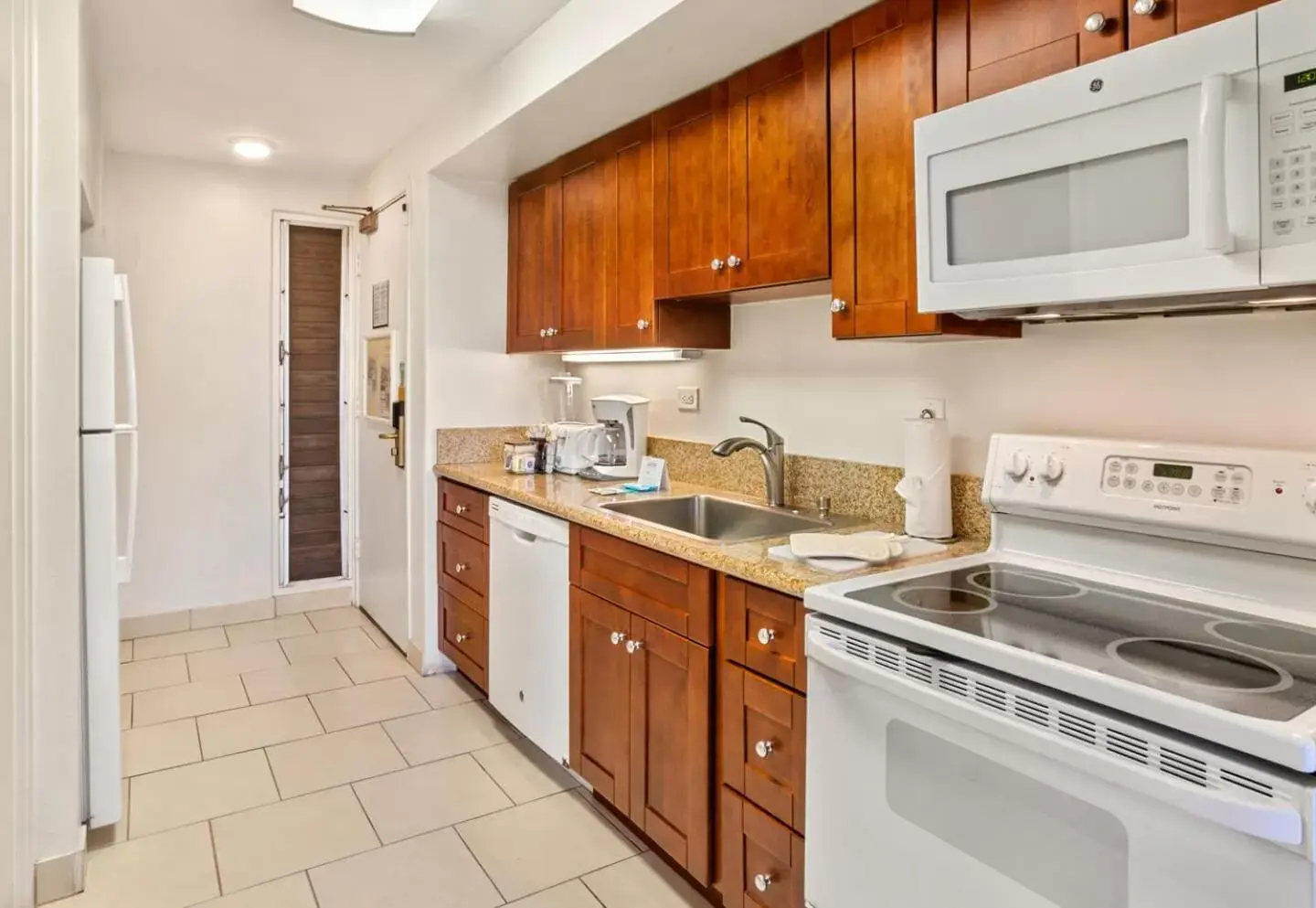 Kitchen or kitchenette, Kitchen/Kitchenette in Aston Maui Kaanapali Villas