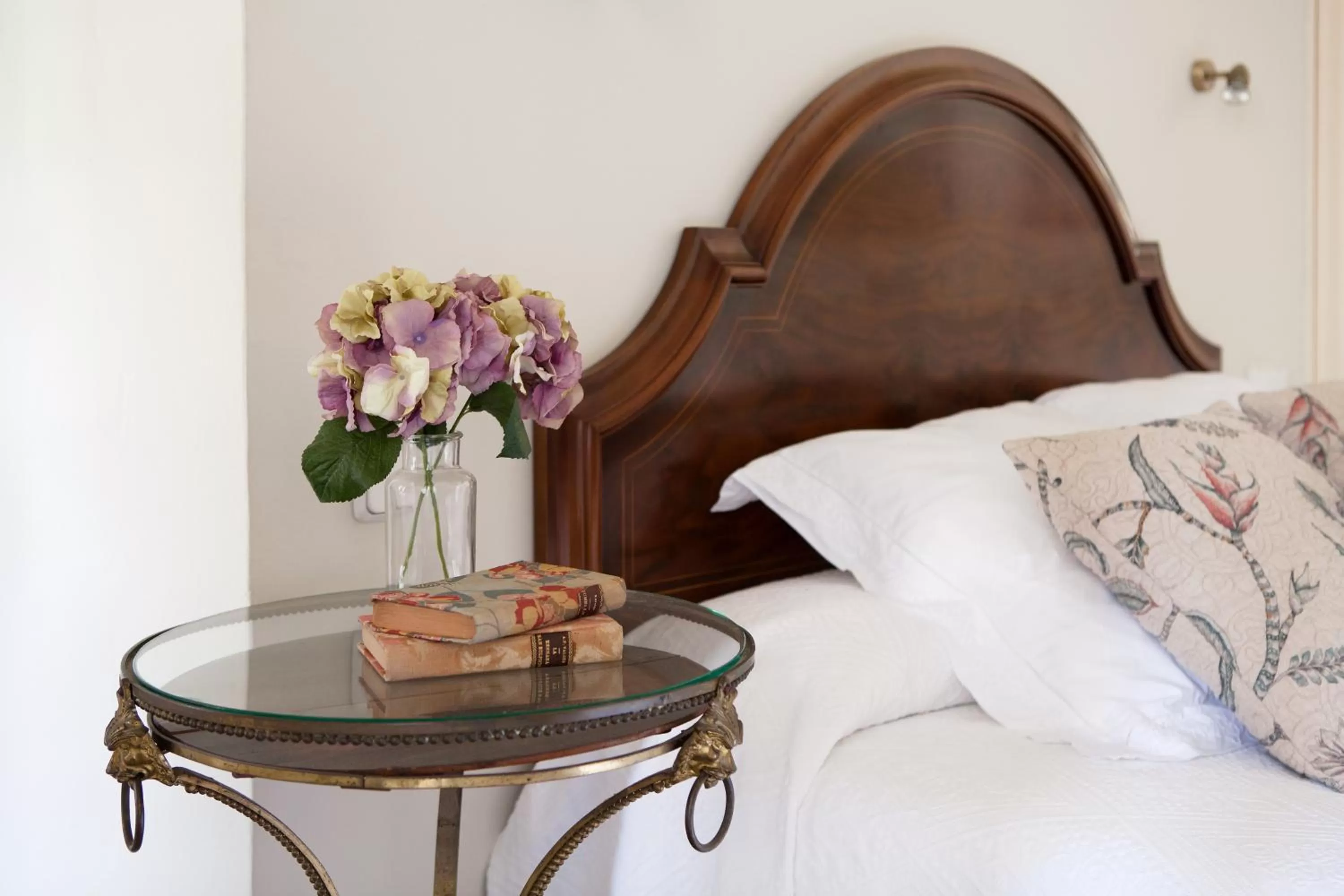 Decorative detail, Bed in B&B Can Casadella