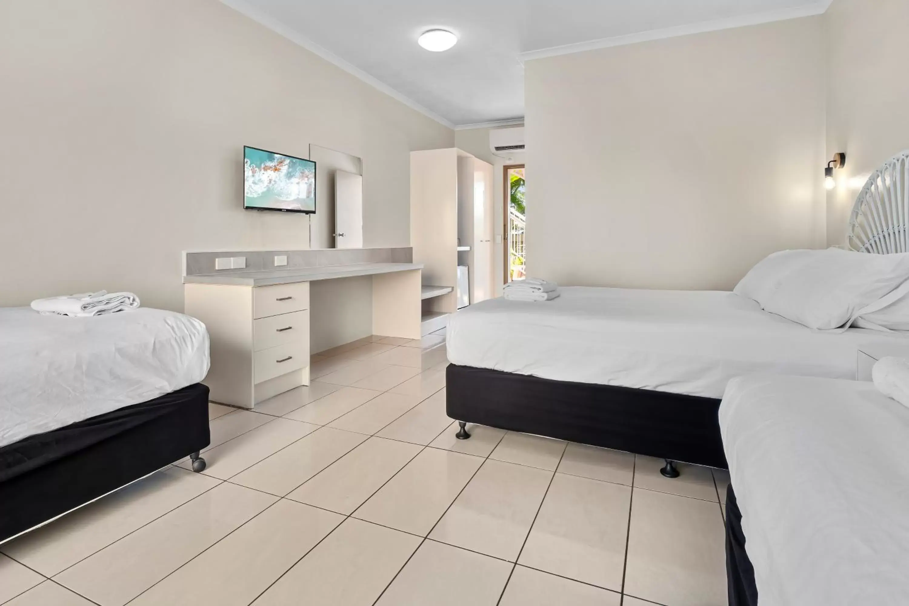 Bedroom, Bed in Hotel Tropiq