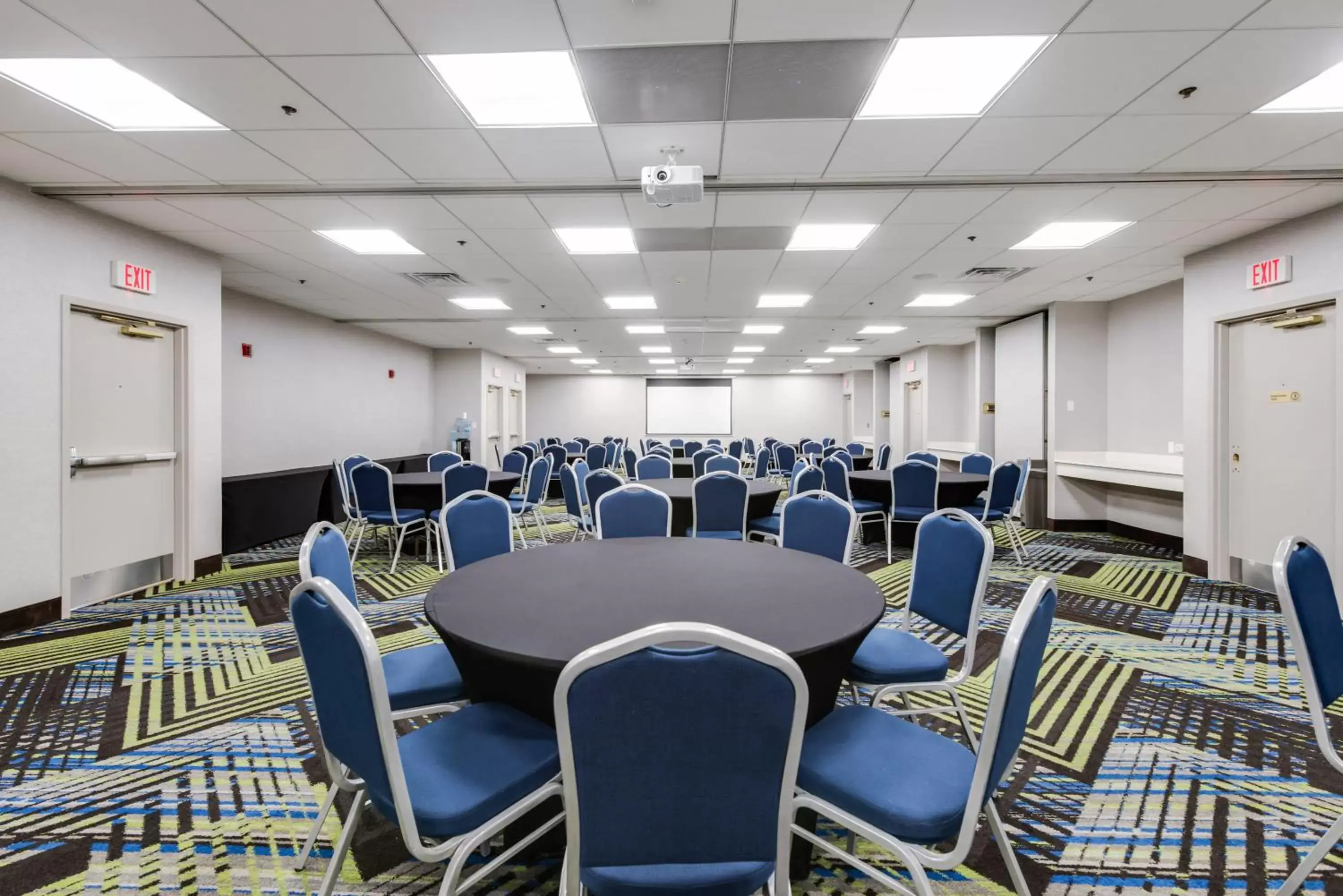 Banquet/Function facilities in Holiday Inn Express Naperville, an IHG Hotel