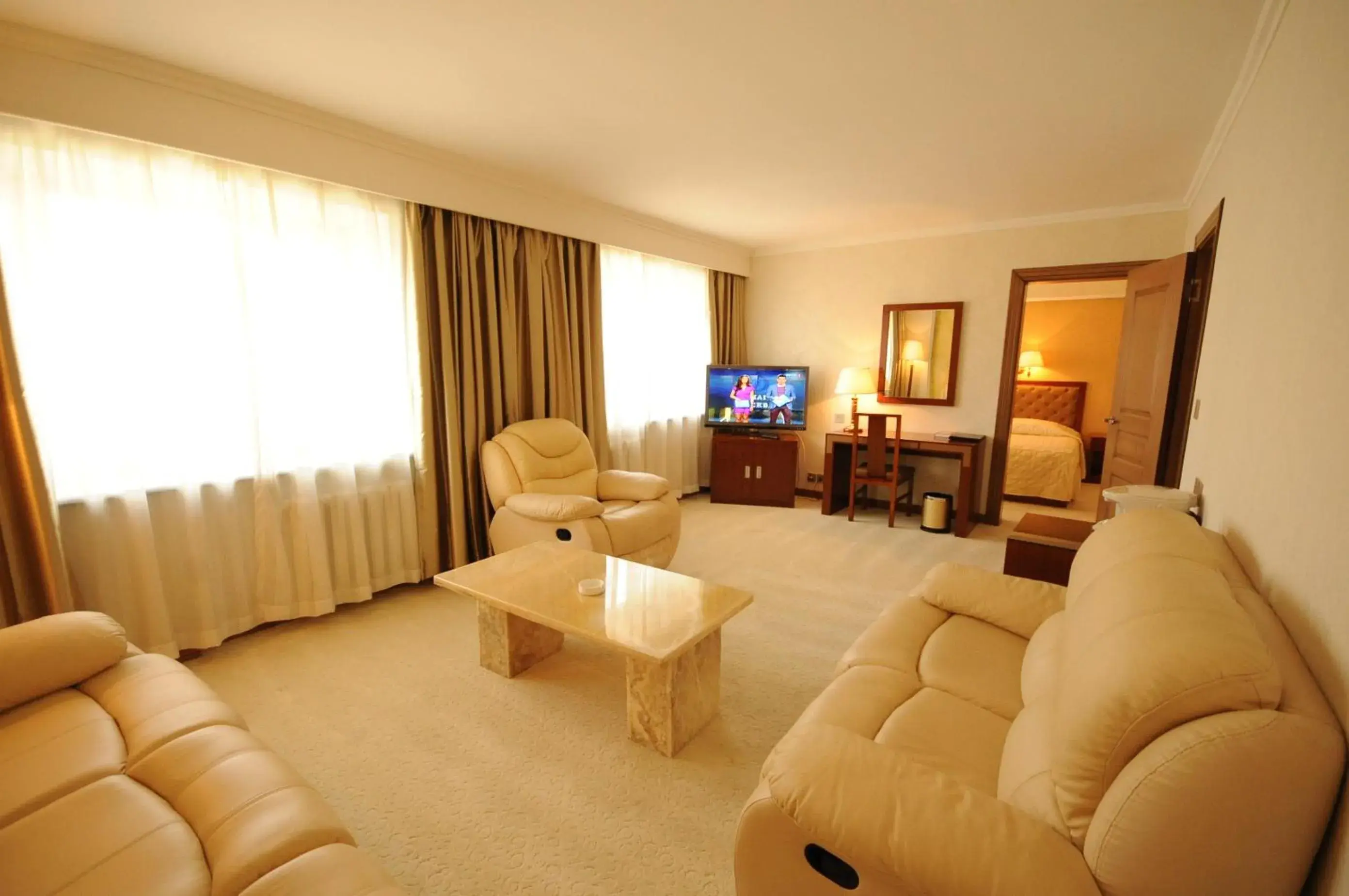 Living room, Seating Area in Flower Hotel