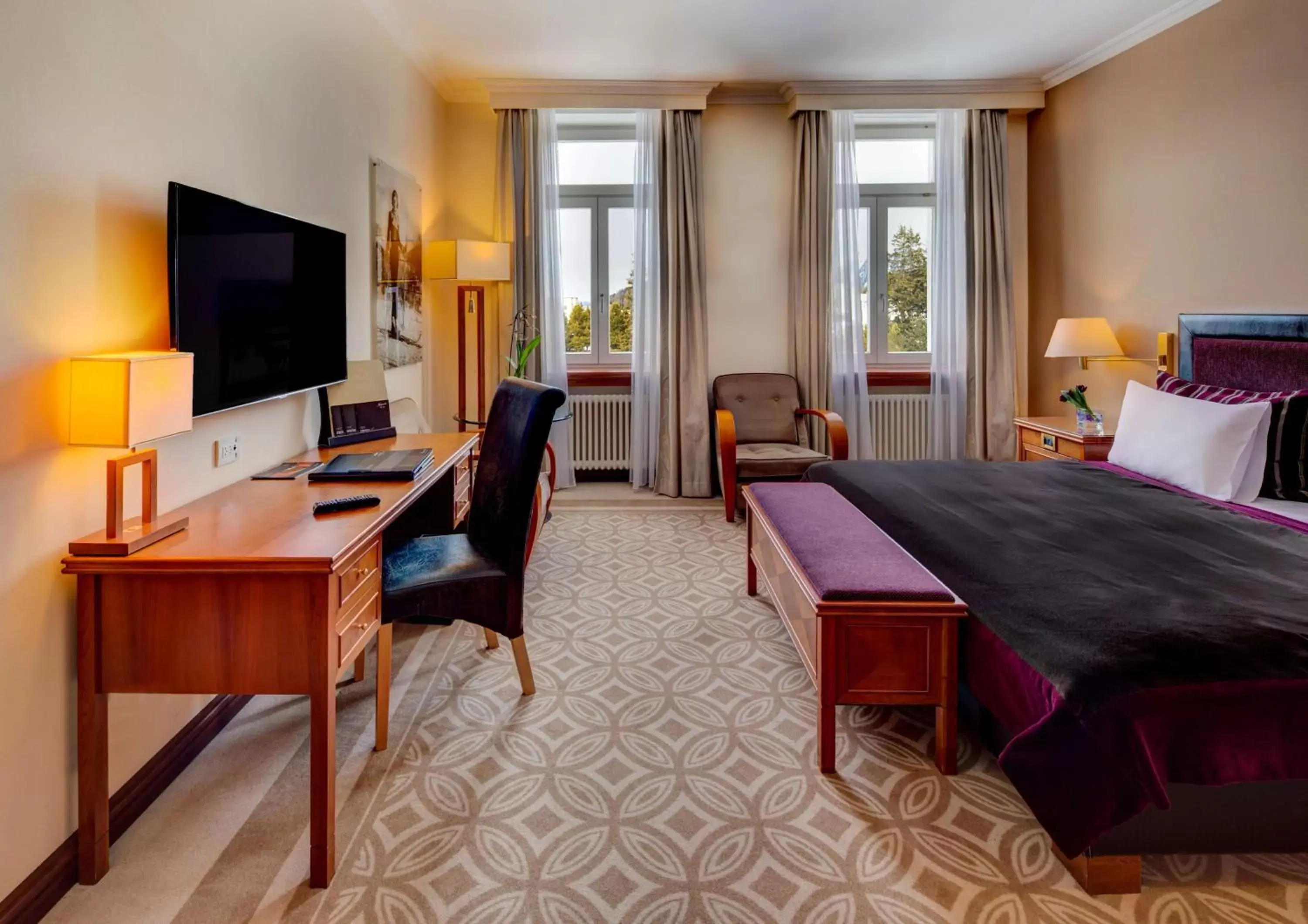 Bedroom, TV/Entertainment Center in Grand Hotel des Bains Kempinski