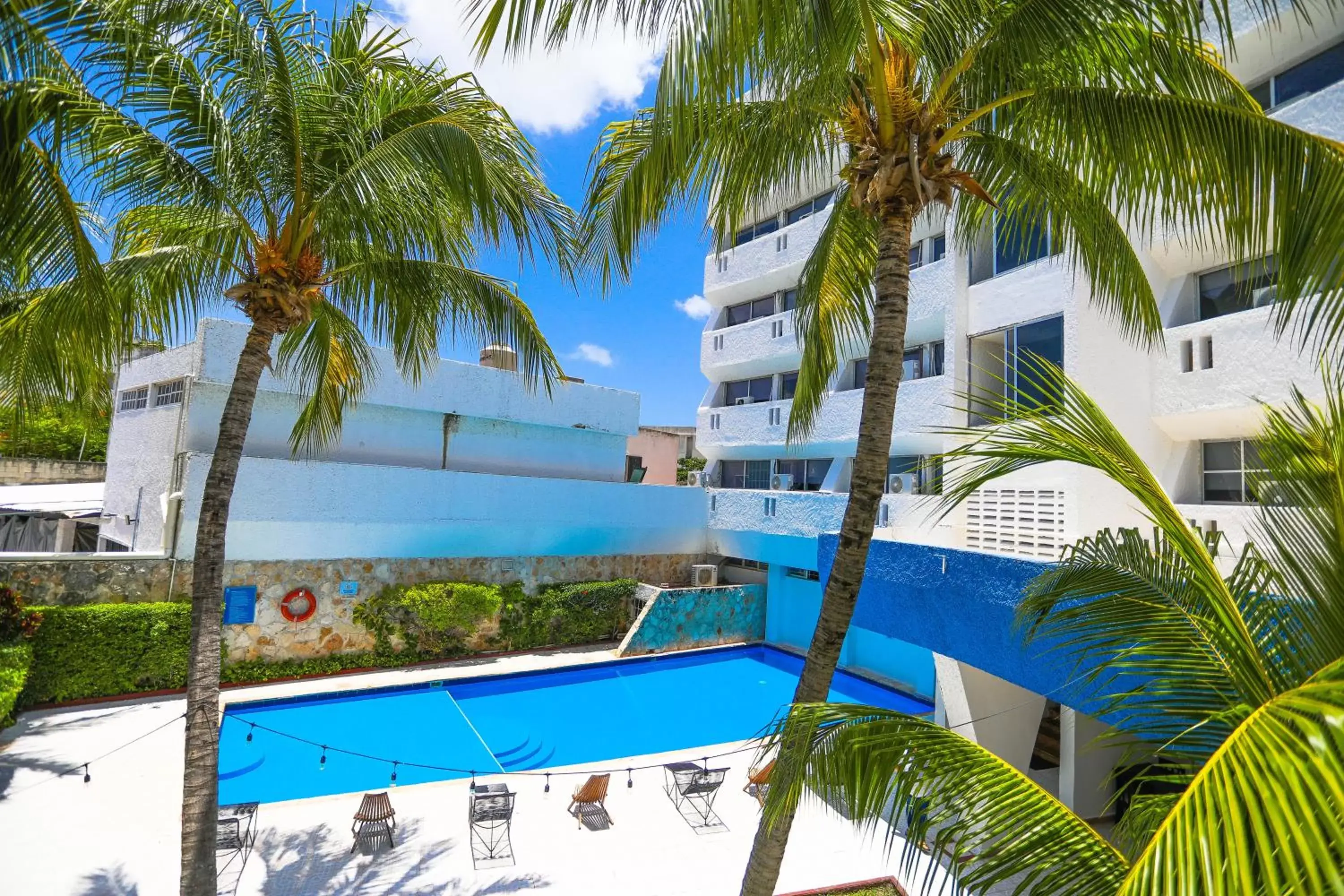 Swimming pool, Pool View in Hotel Caribe Internacional Cancun