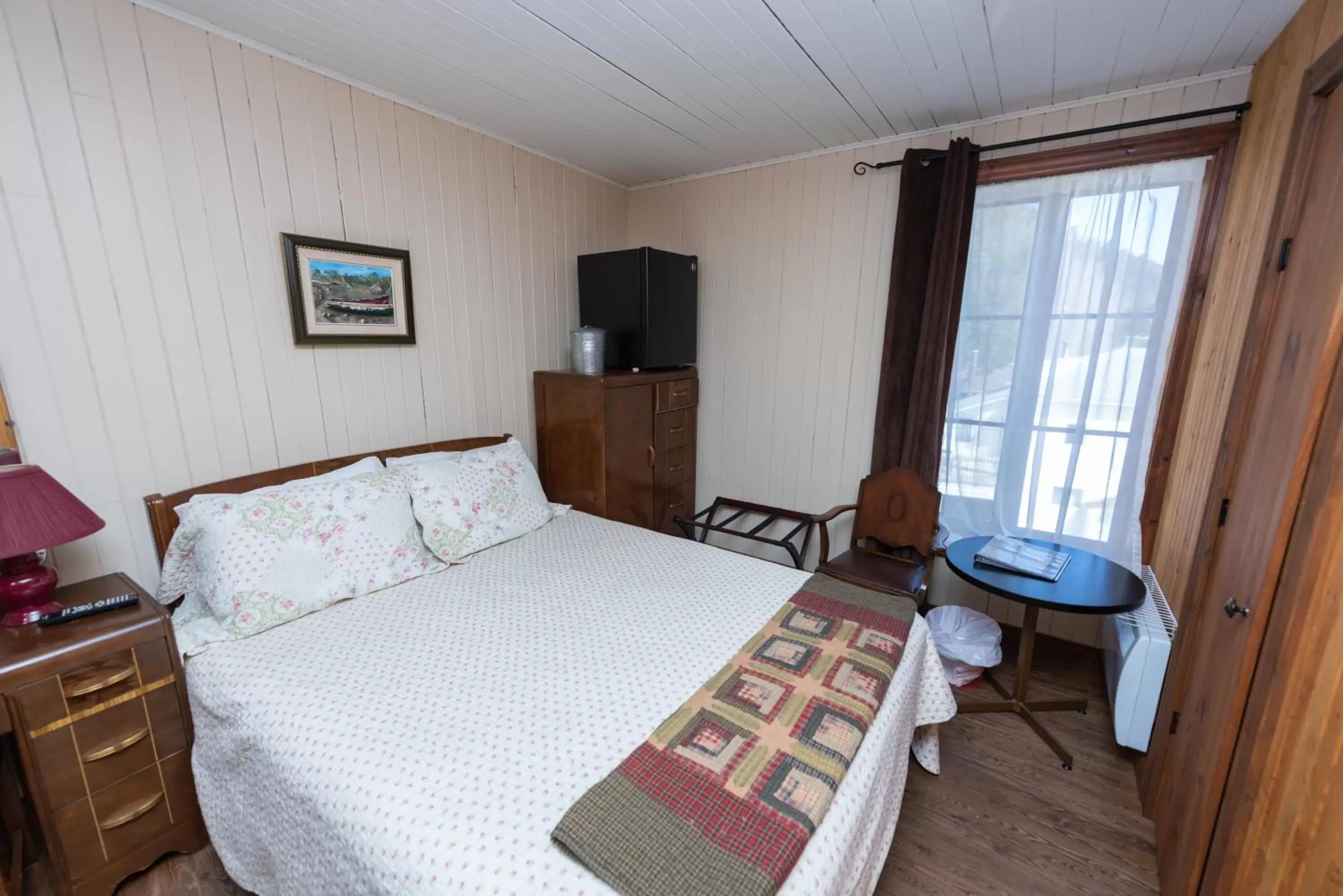 Queen Room in Auberge Le Four à Pain Queen Room in Auberge Le Four à Pain