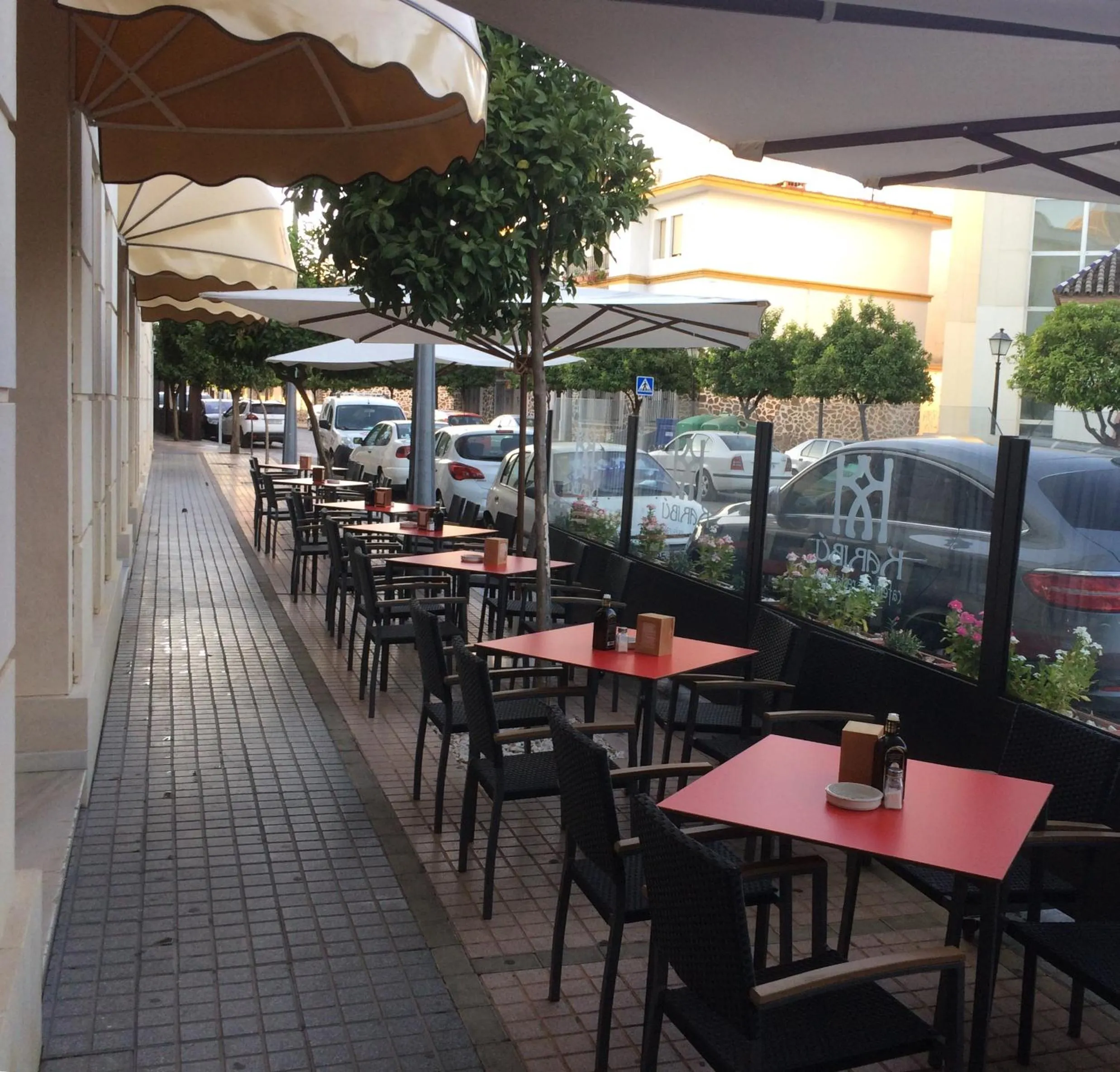 Restaurant/places to eat in Hotel Castillo