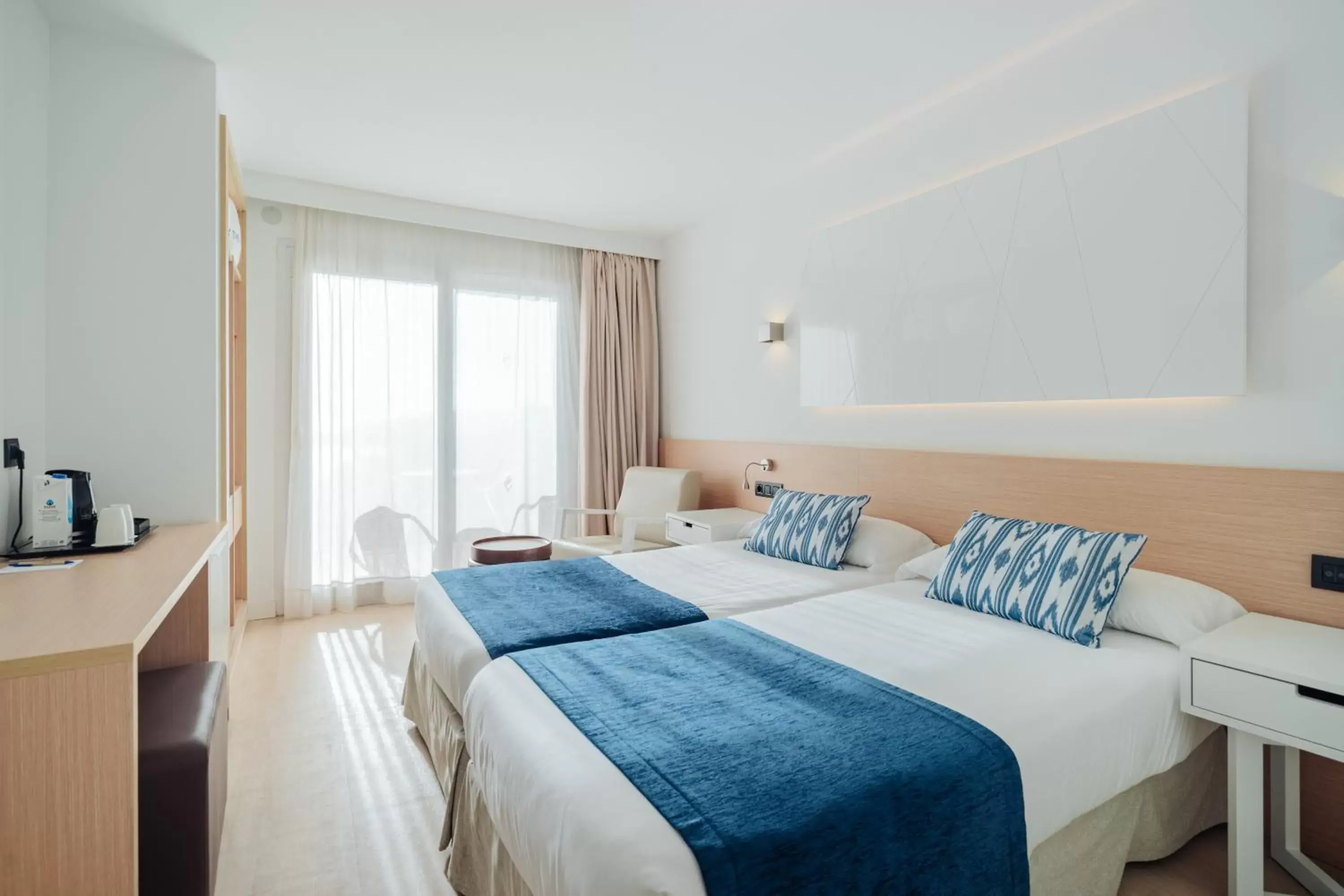 Photo of the whole room, Bed in THB Felip - Adults Only