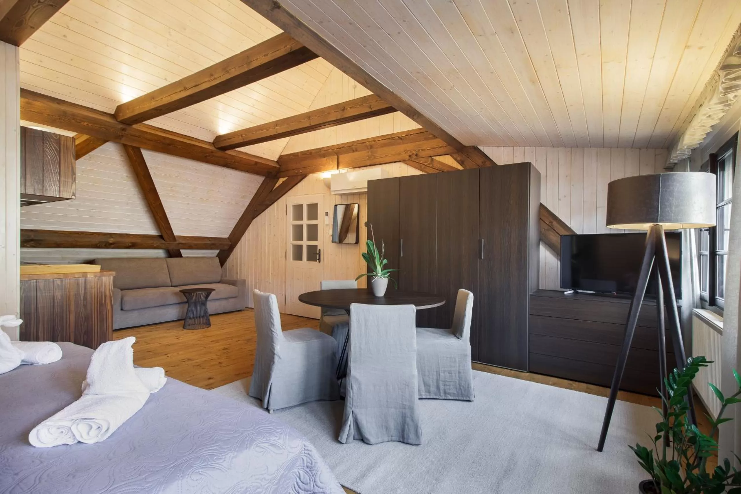 Kitchen or kitchenette, Bed in Apartmány Šupina