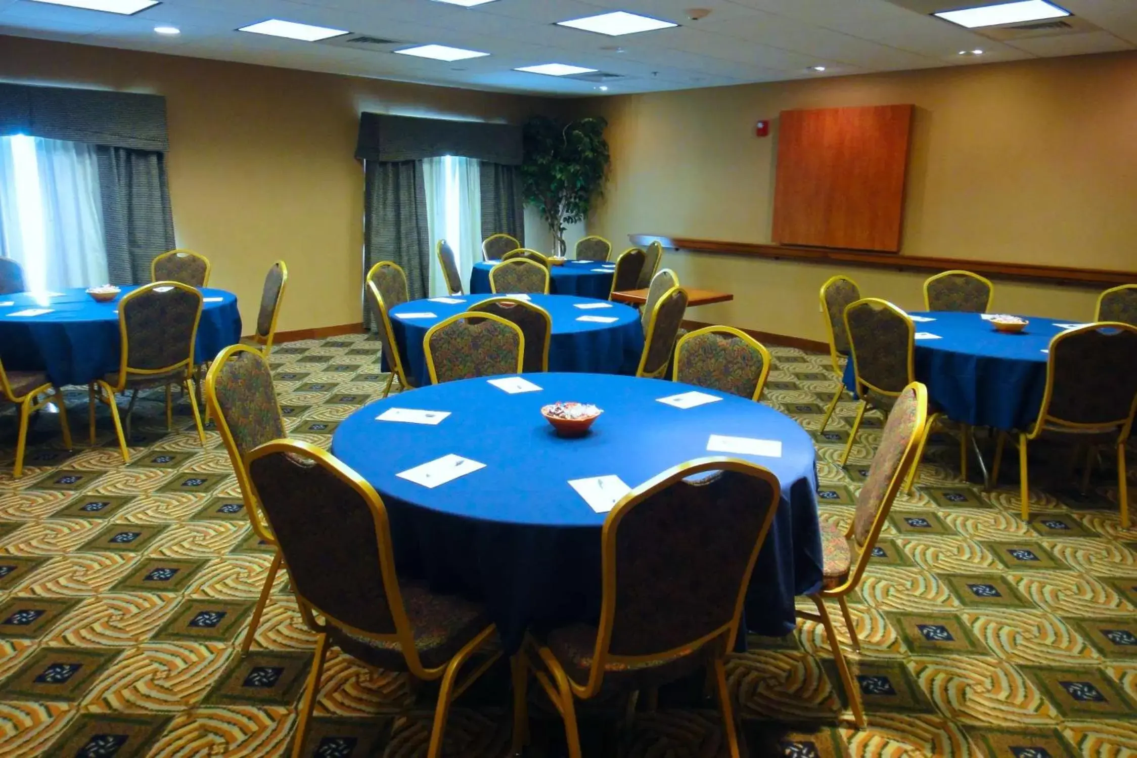Meeting/conference room in Hampton Inn & Suites Tilton