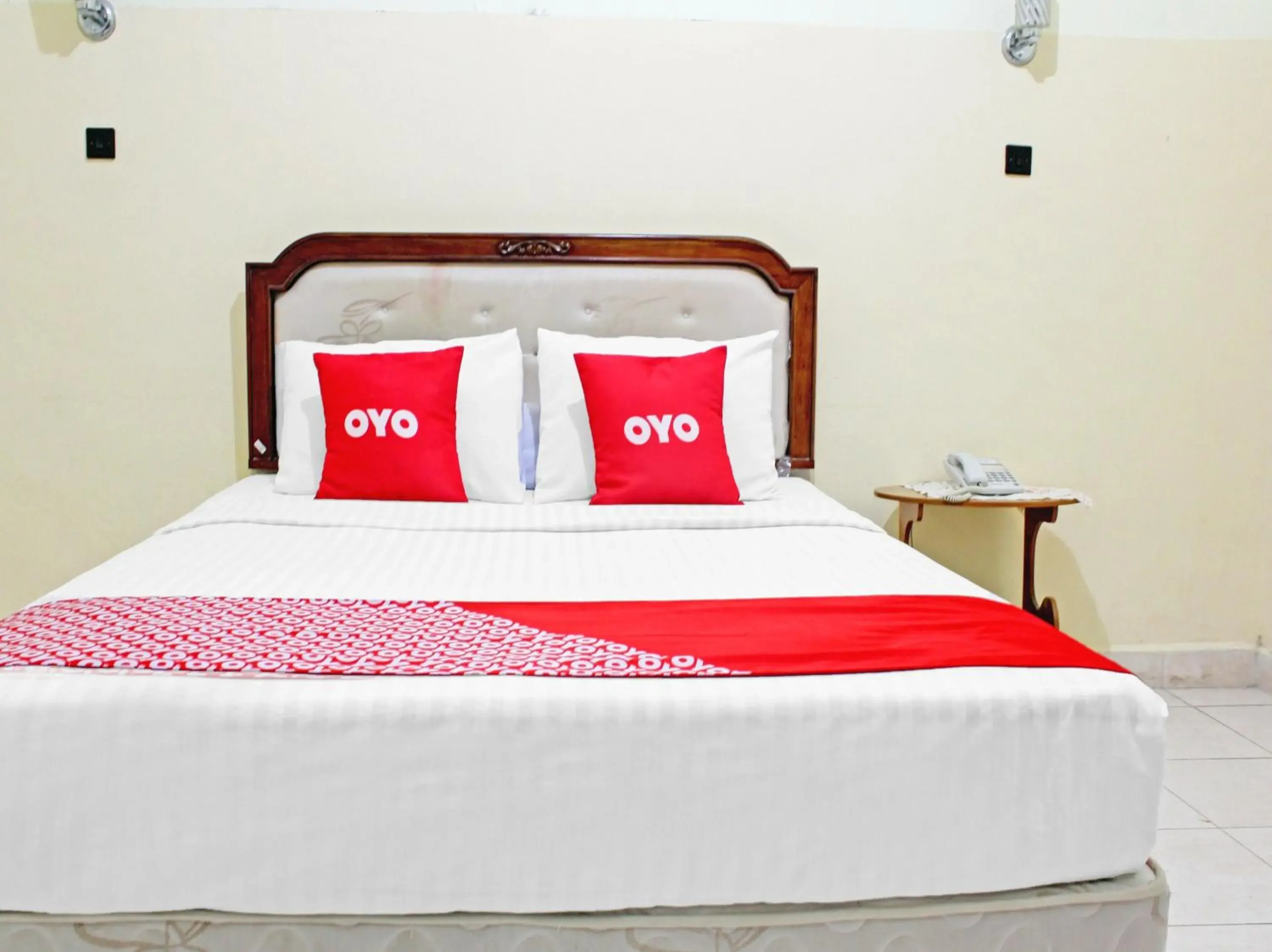 Bedroom in Capital O 90417 Hotel Batu Suli Internasional