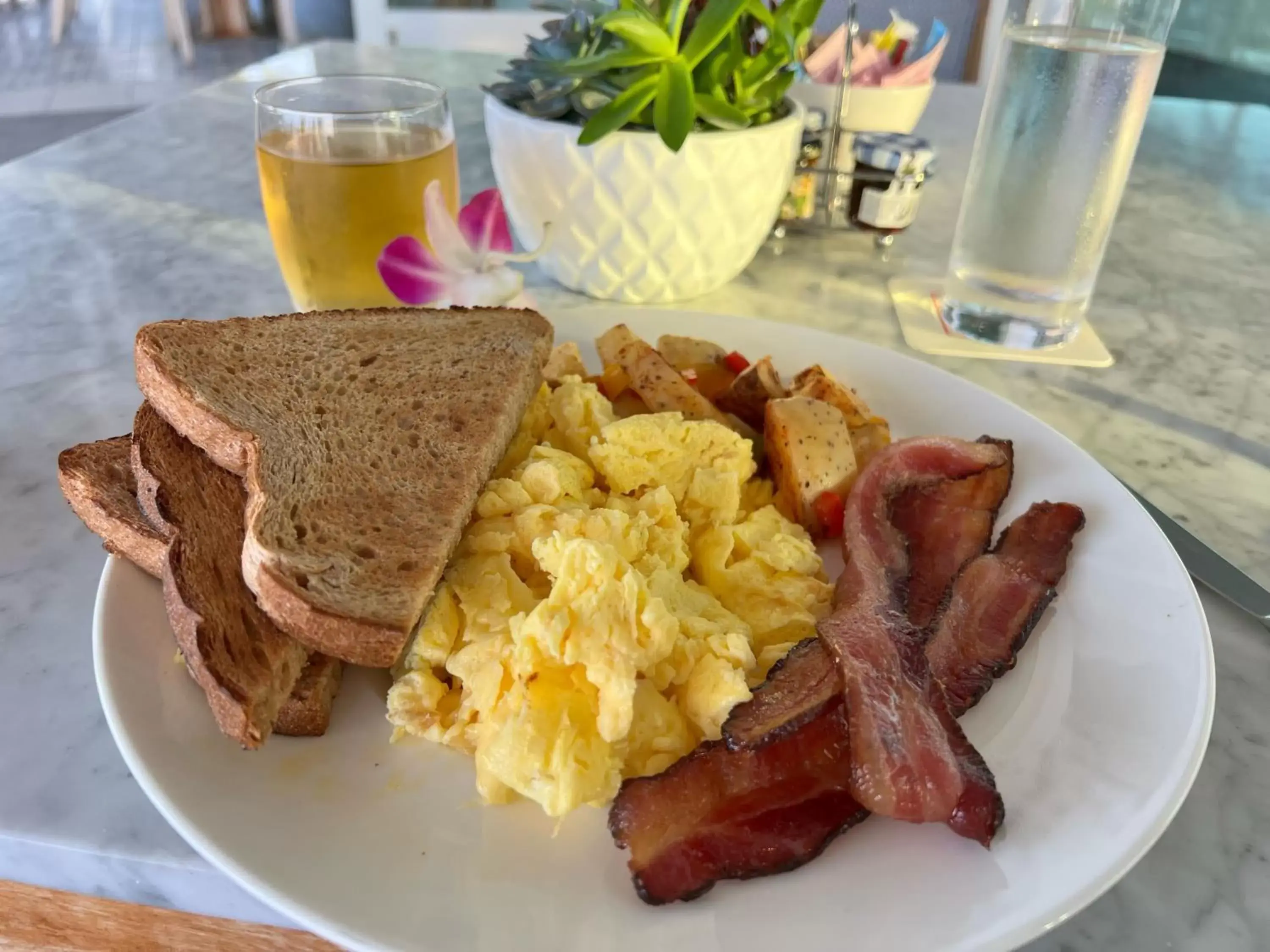 Breakfast, Food in Isla Bella Beach Resort & Spa - Florida Keys