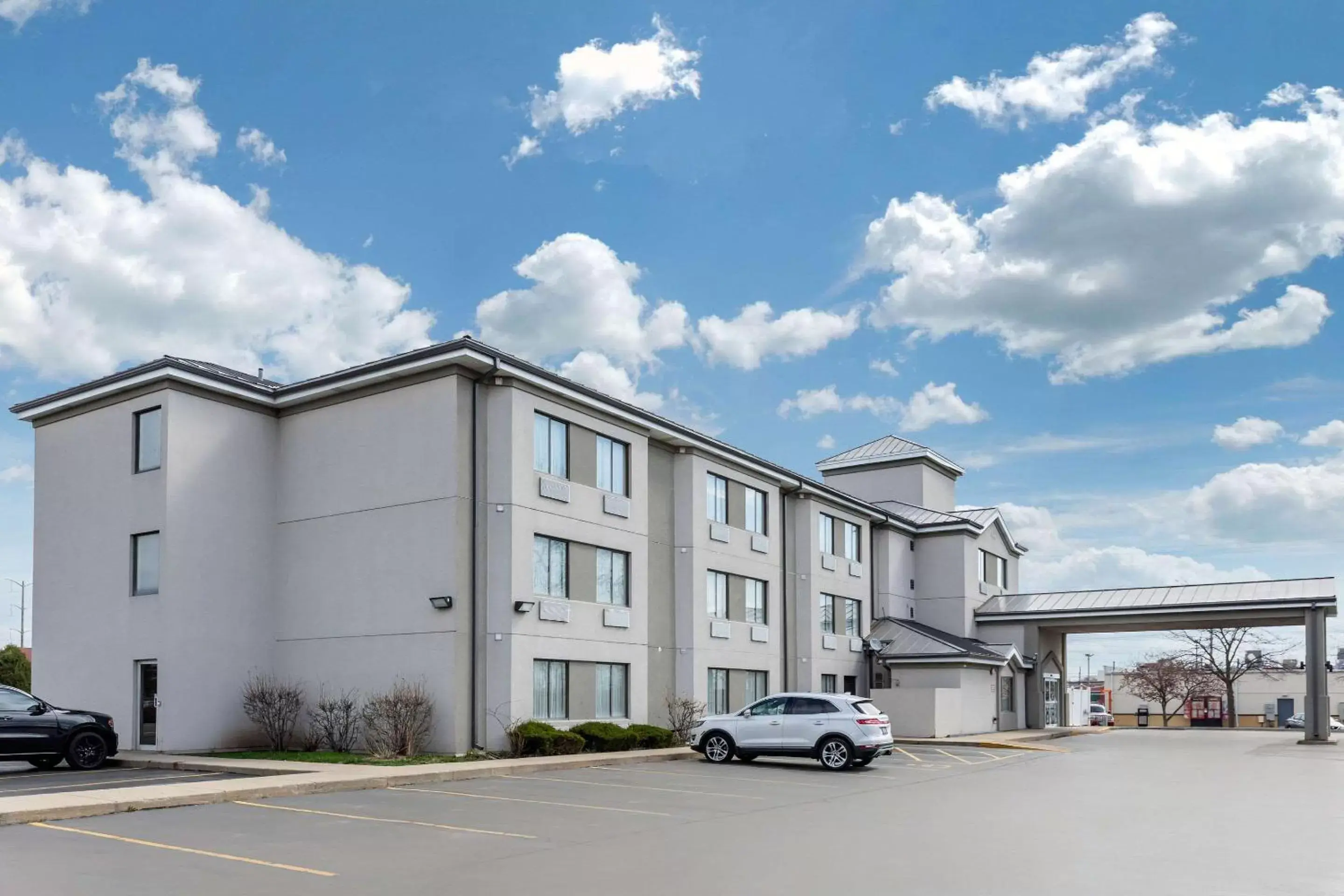 Property Building in Sleep Inn near Great Lakes Naval Base