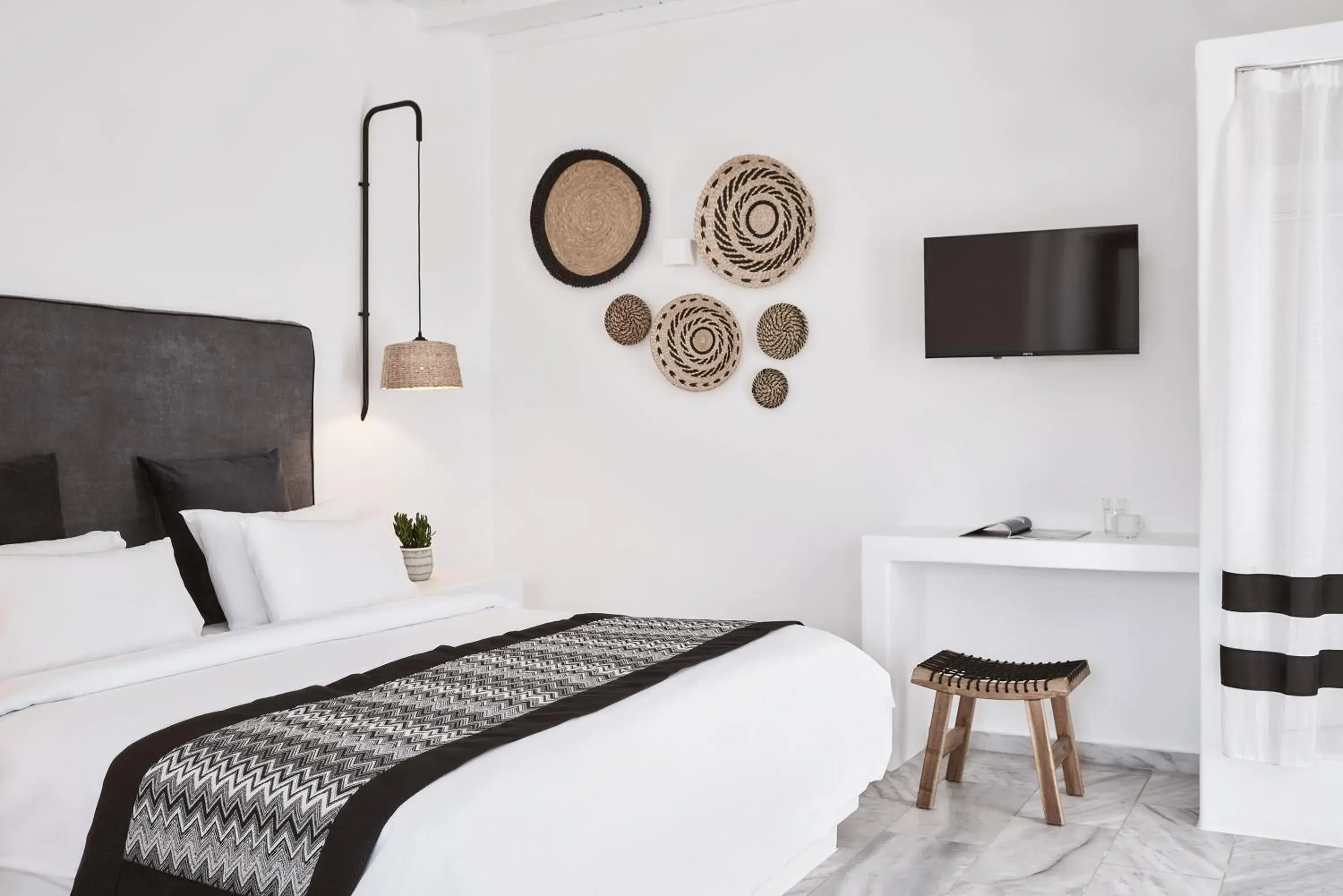 Bedroom, Bed in Mr & Mrs White Mykonos