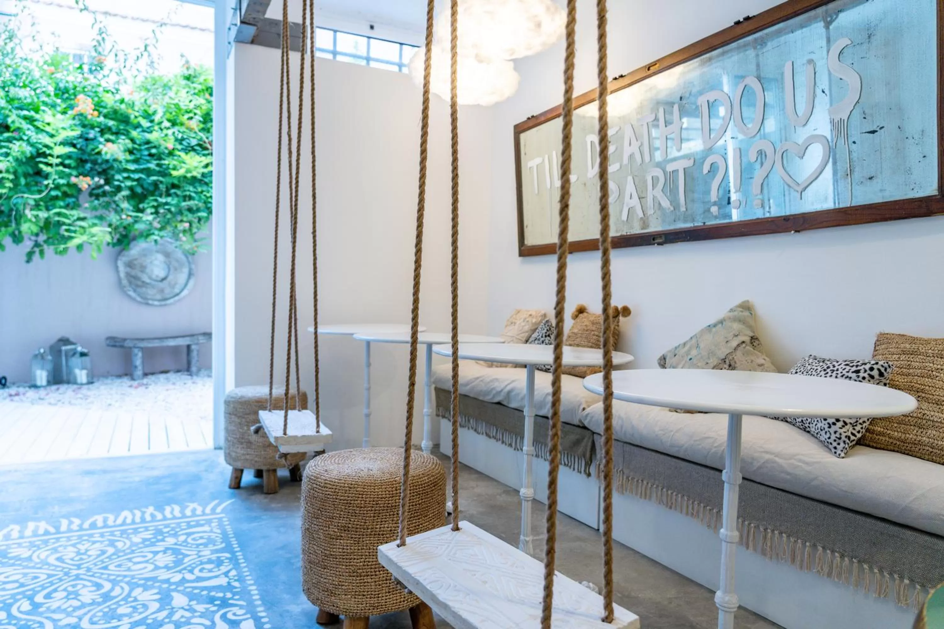 Food and drinks, Bed in Garam Lisboa