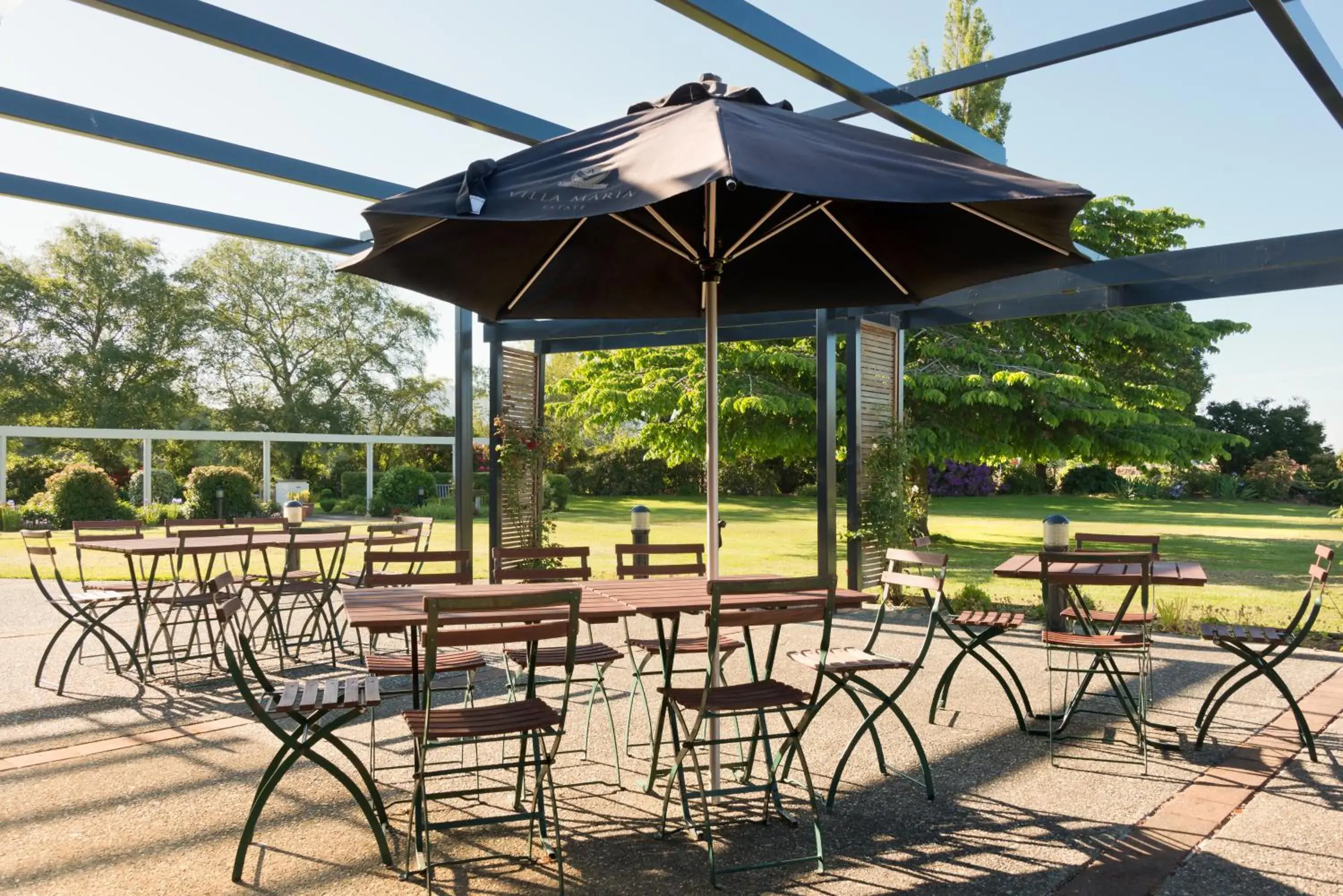 Patio, Restaurant/Places to Eat in Heartland Hotel Croydon