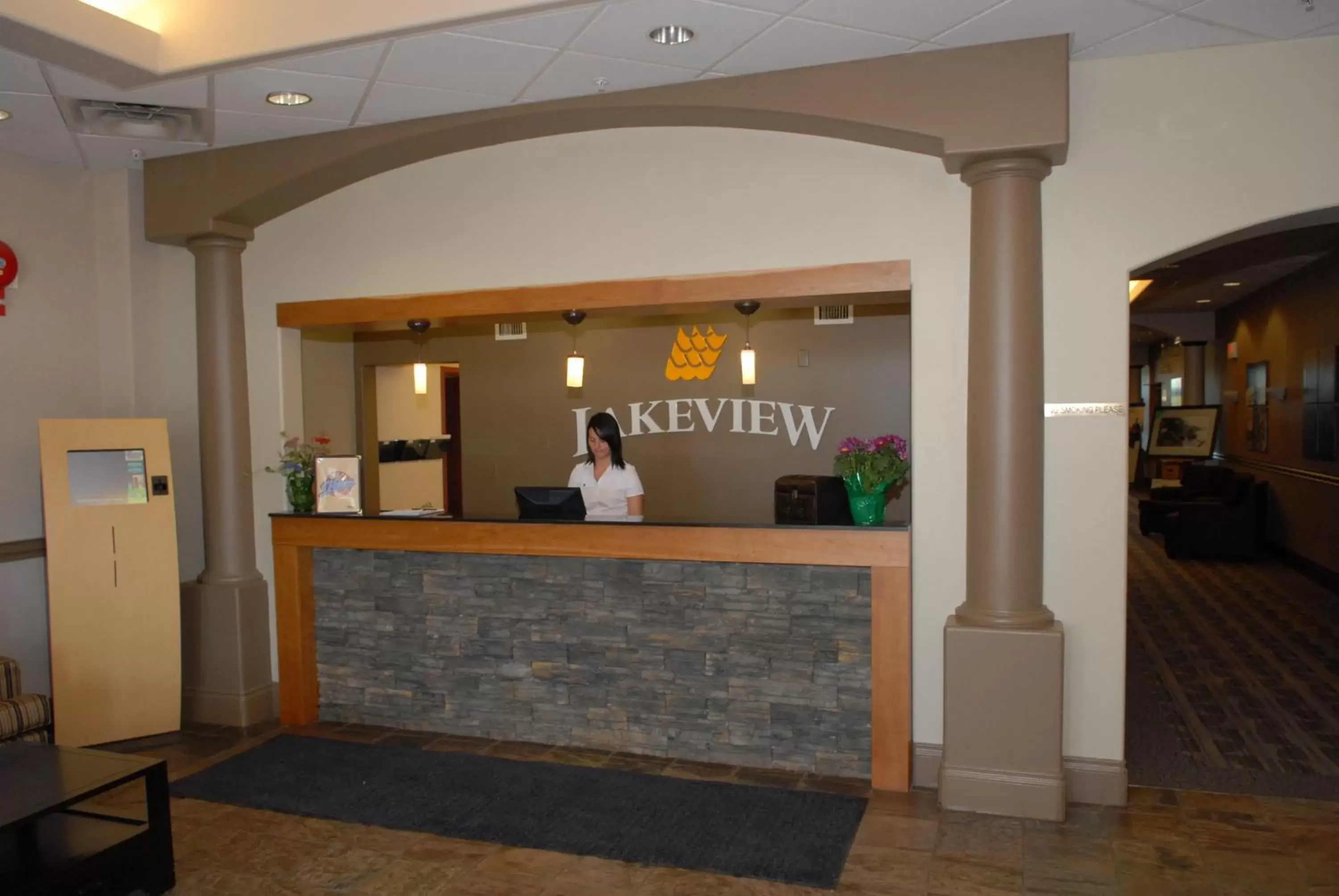 Lobby/Reception in Lakeview Inns & Suites - Fort Saskatchewan