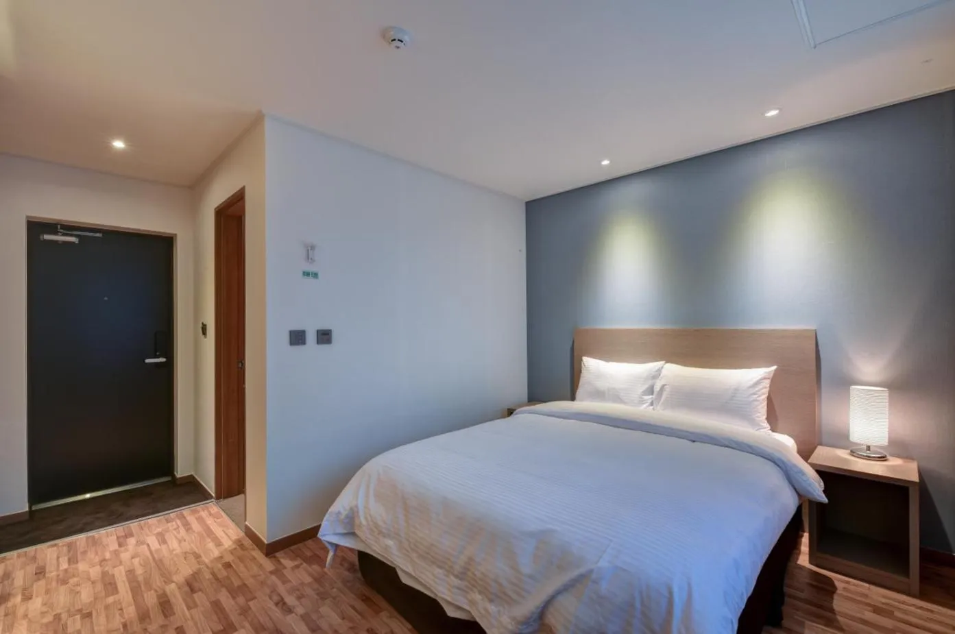 Bedroom, Bed in Sea Moon Tourist Hotel