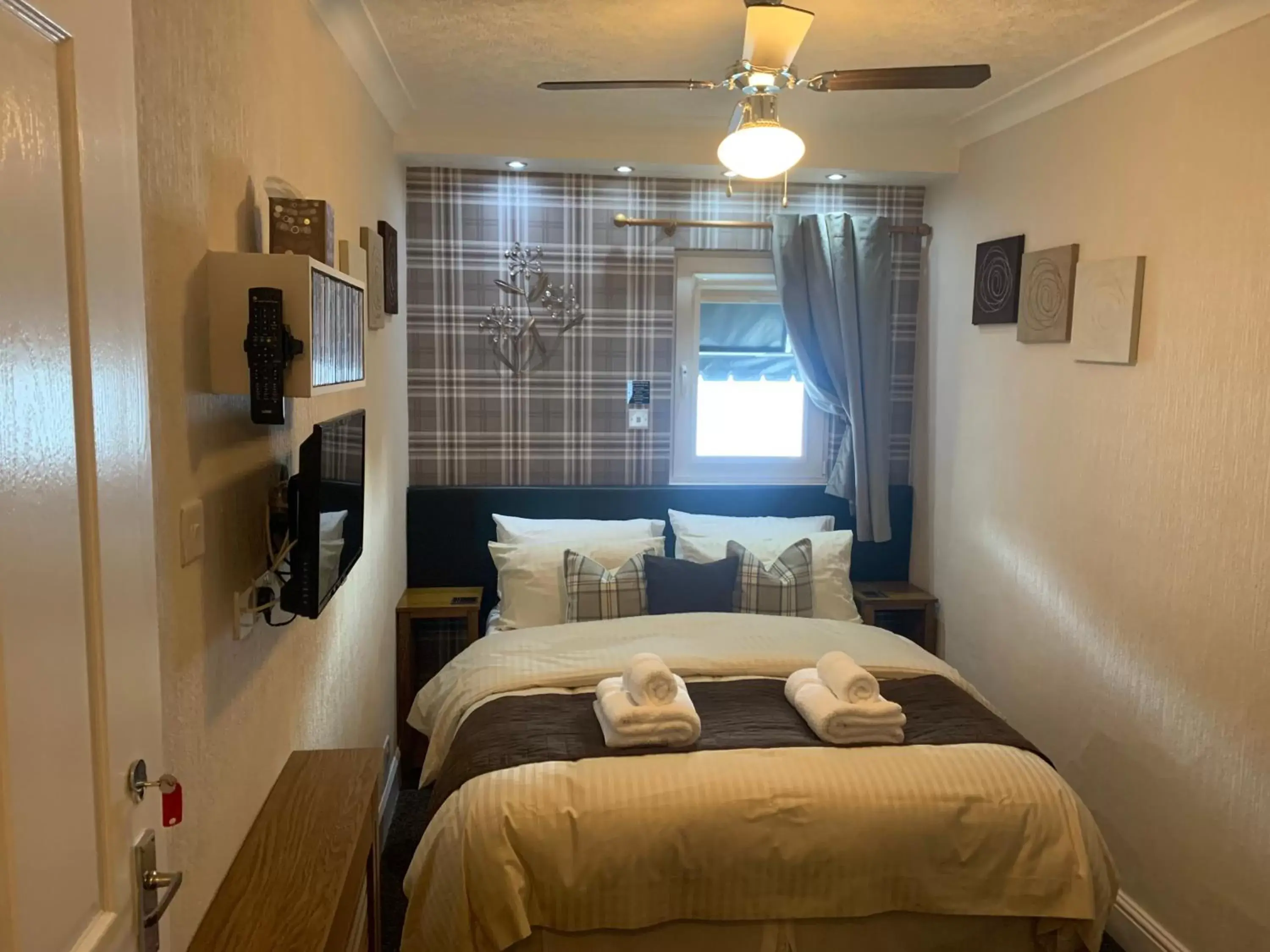 Bedroom, Bed in Arran Lodge B&B