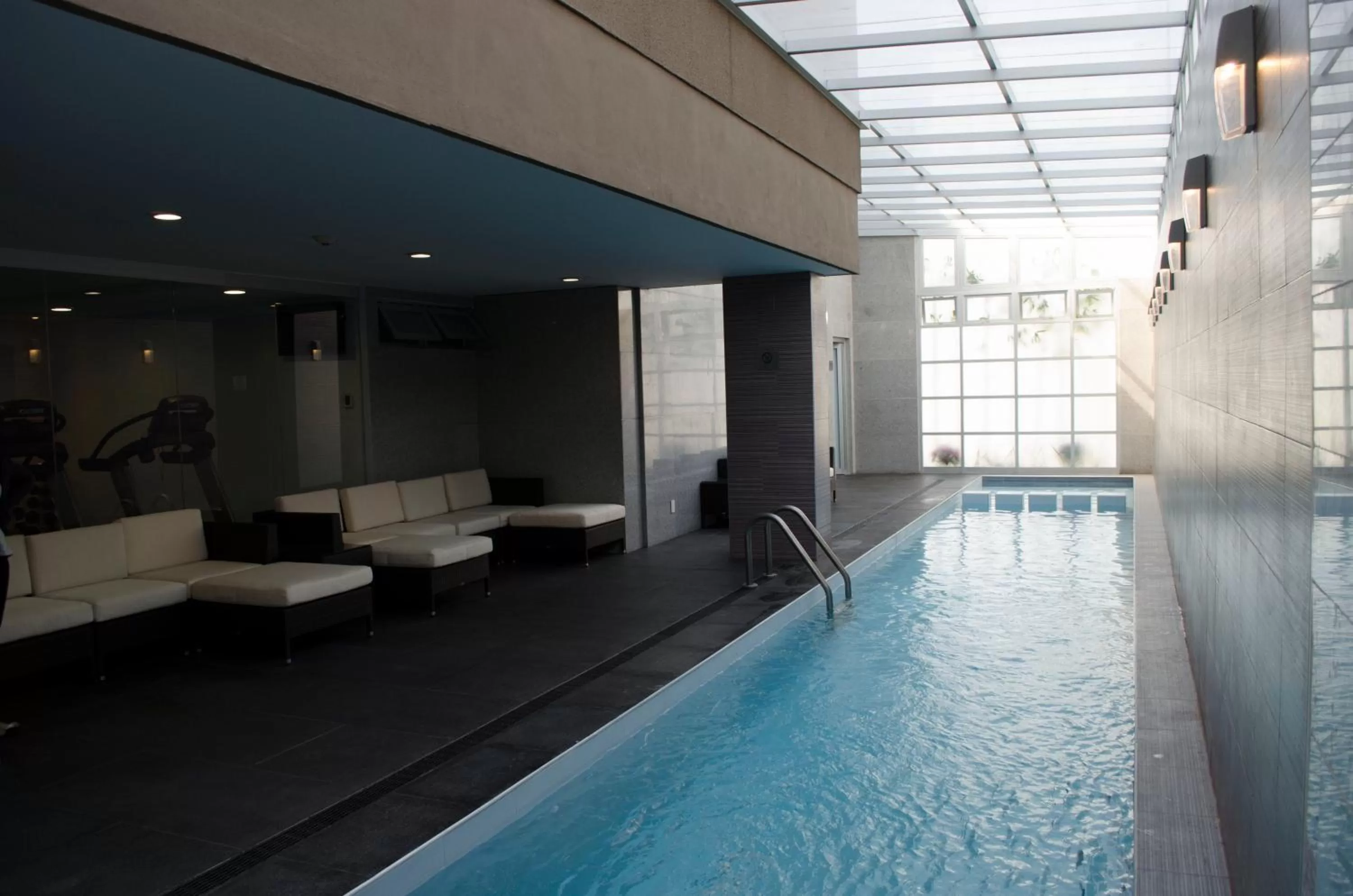 Swimming pool in Casa Inn Galerias Celaya