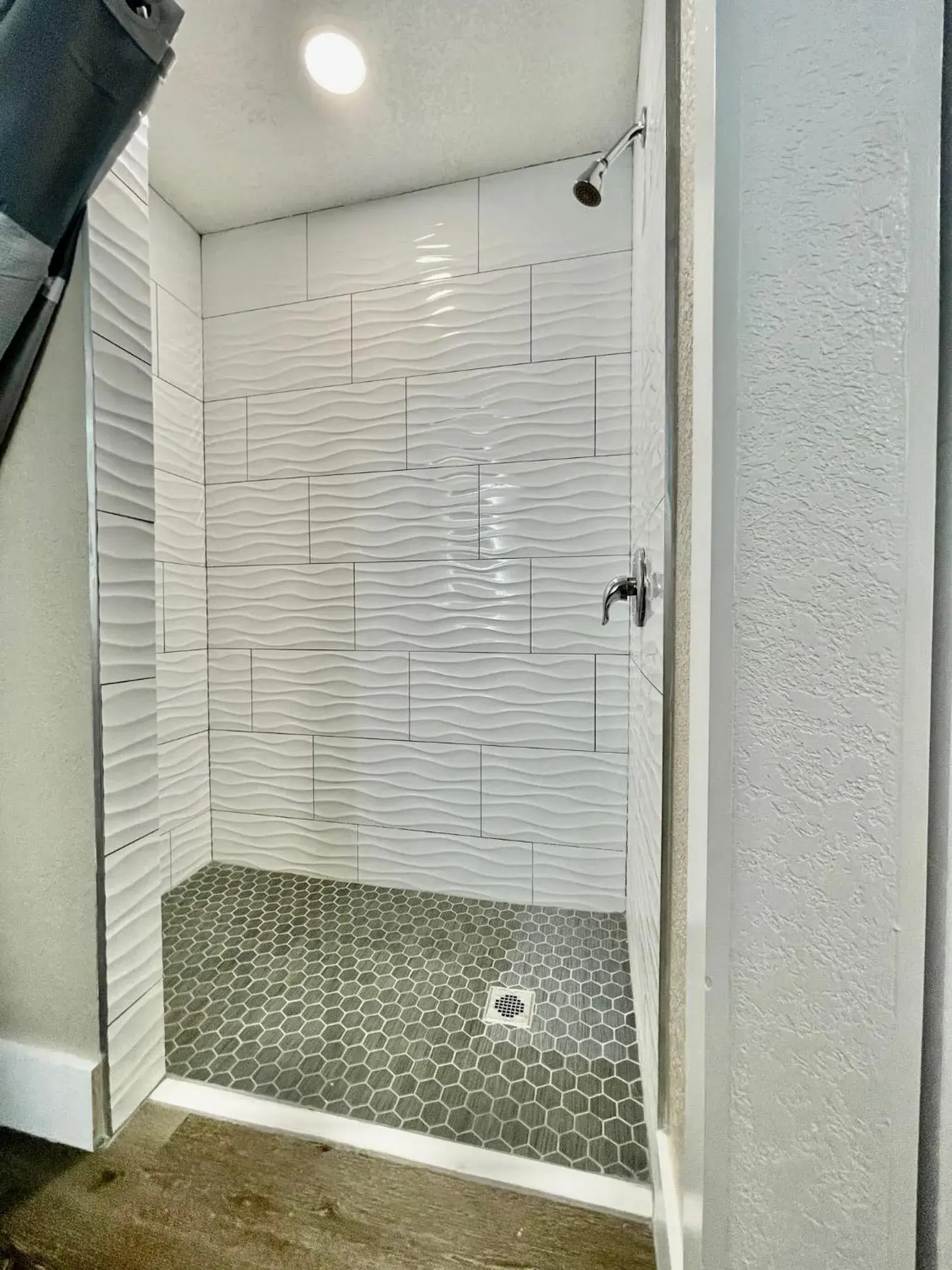 Shower, Bathroom in Super 8 by Wyndham Kissimmee-Orlando