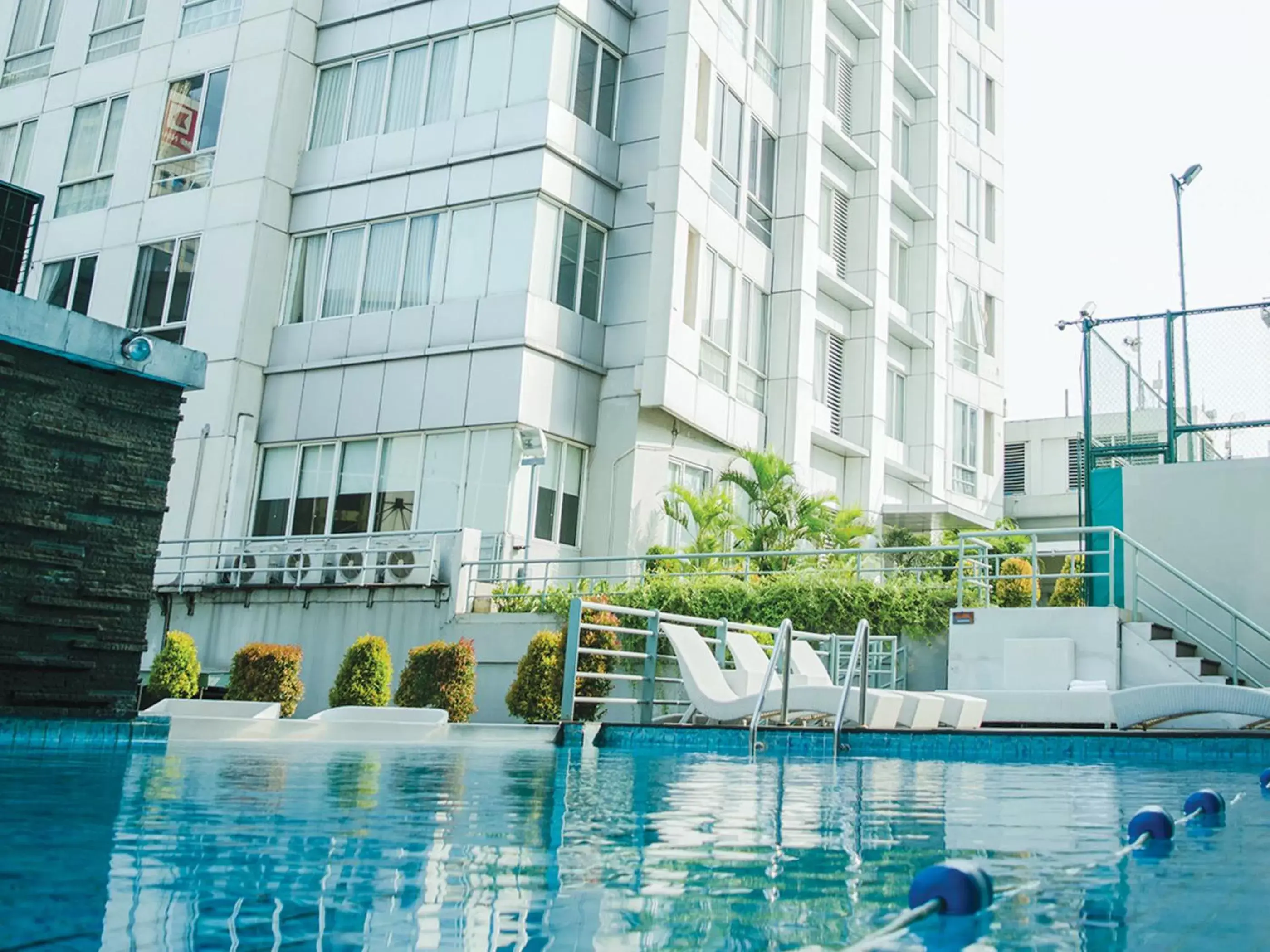 Swimming Pool in HARRIS Suites fx Sudirman