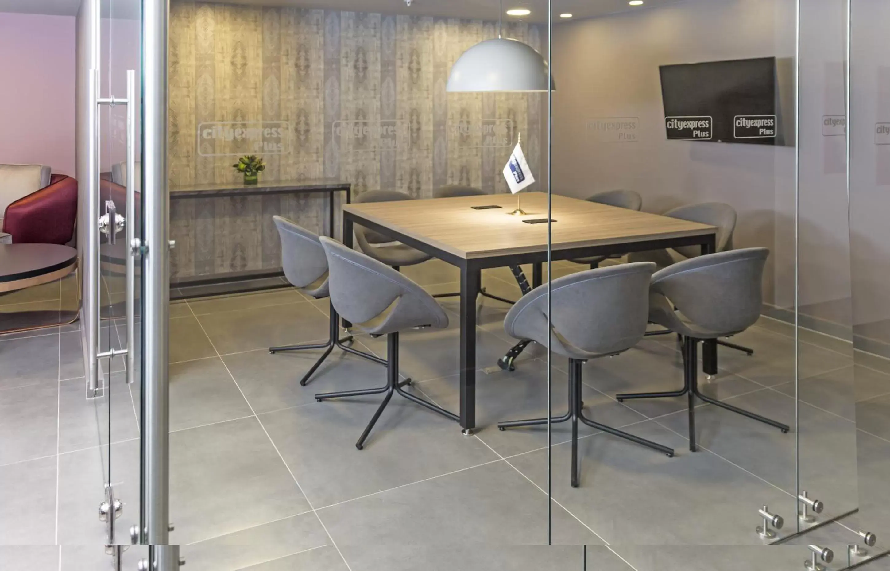 Meeting/conference room, Dining Area in City Express Plus by Marriott Medellín Colombia