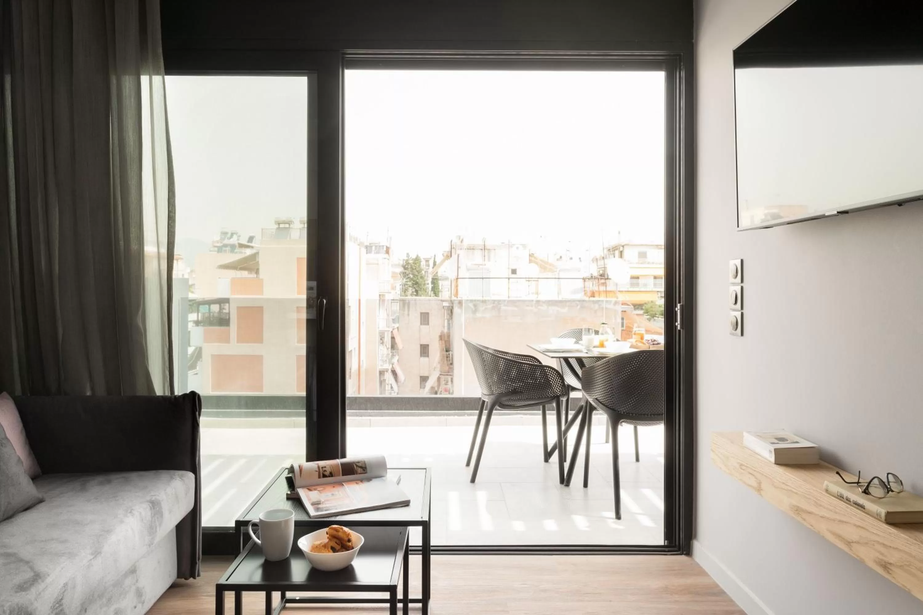 TV and multimedia in LUX&EASY Athens Downtown Apartments