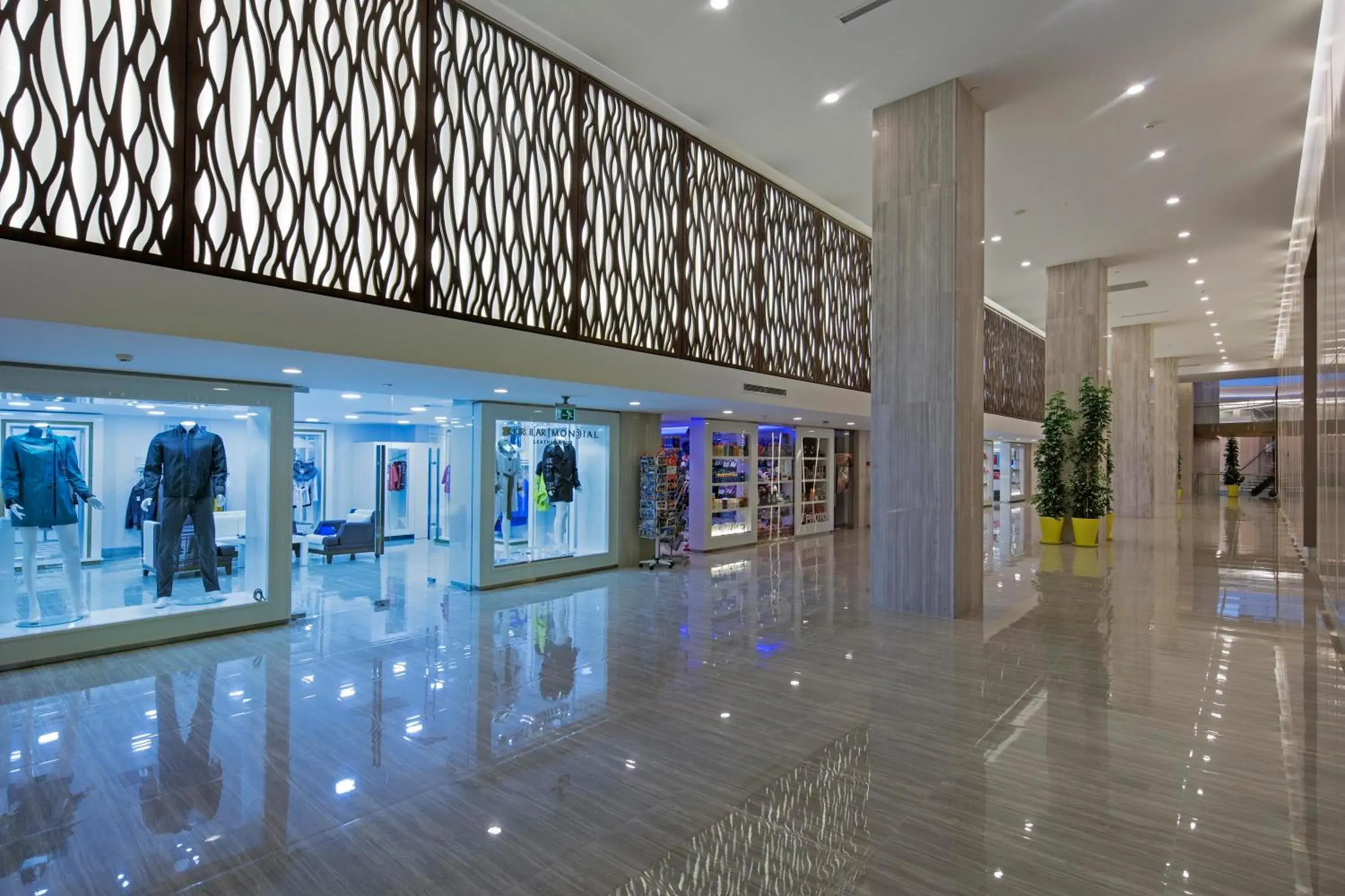 On-site shops, Lobby/Reception in The Sense Deluxe Hotel