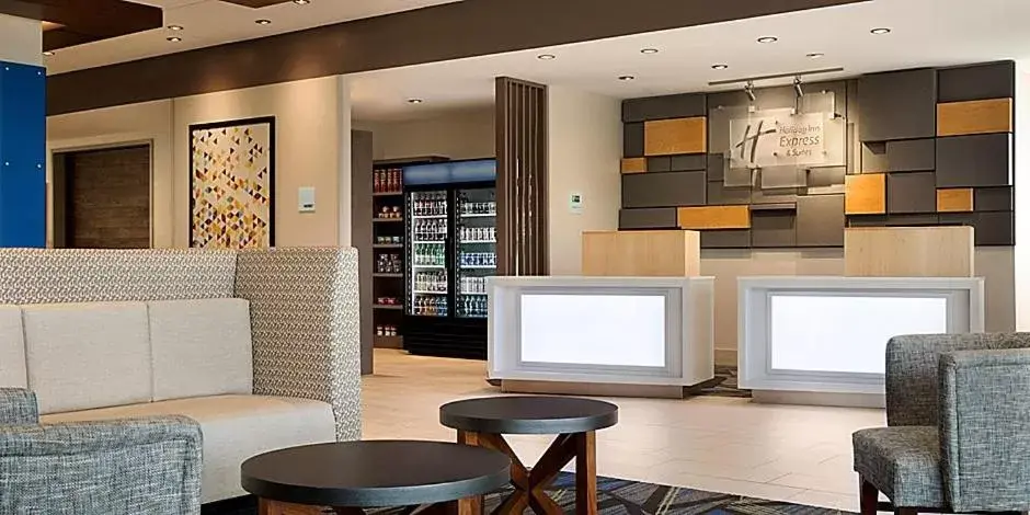 Lobby/Reception in Holiday Inn Express & Suites - Kokomo South, an IHG Hotel