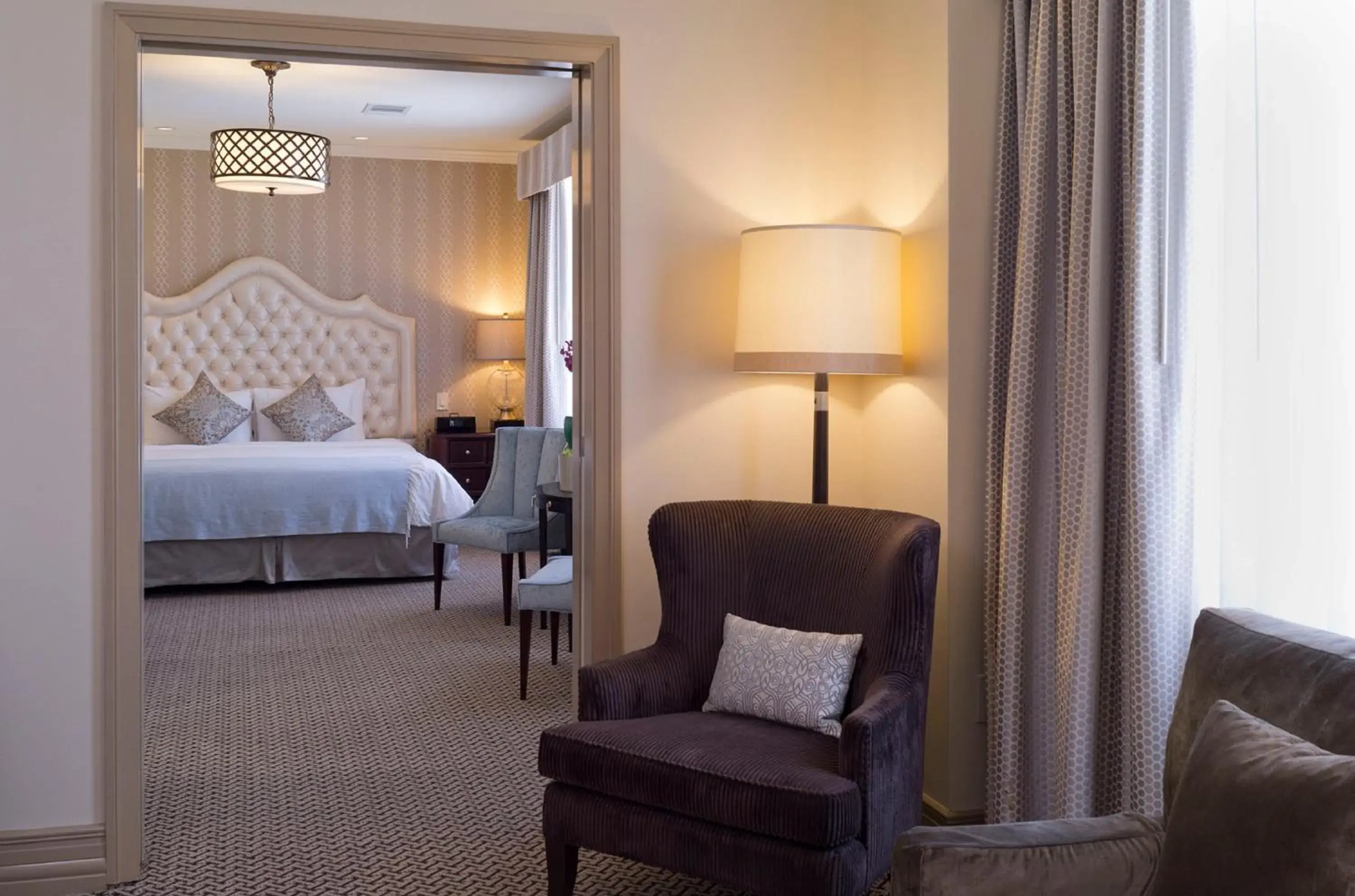 Bedroom, Bed in The Stephen F Austin Royal Sonesta Hotel