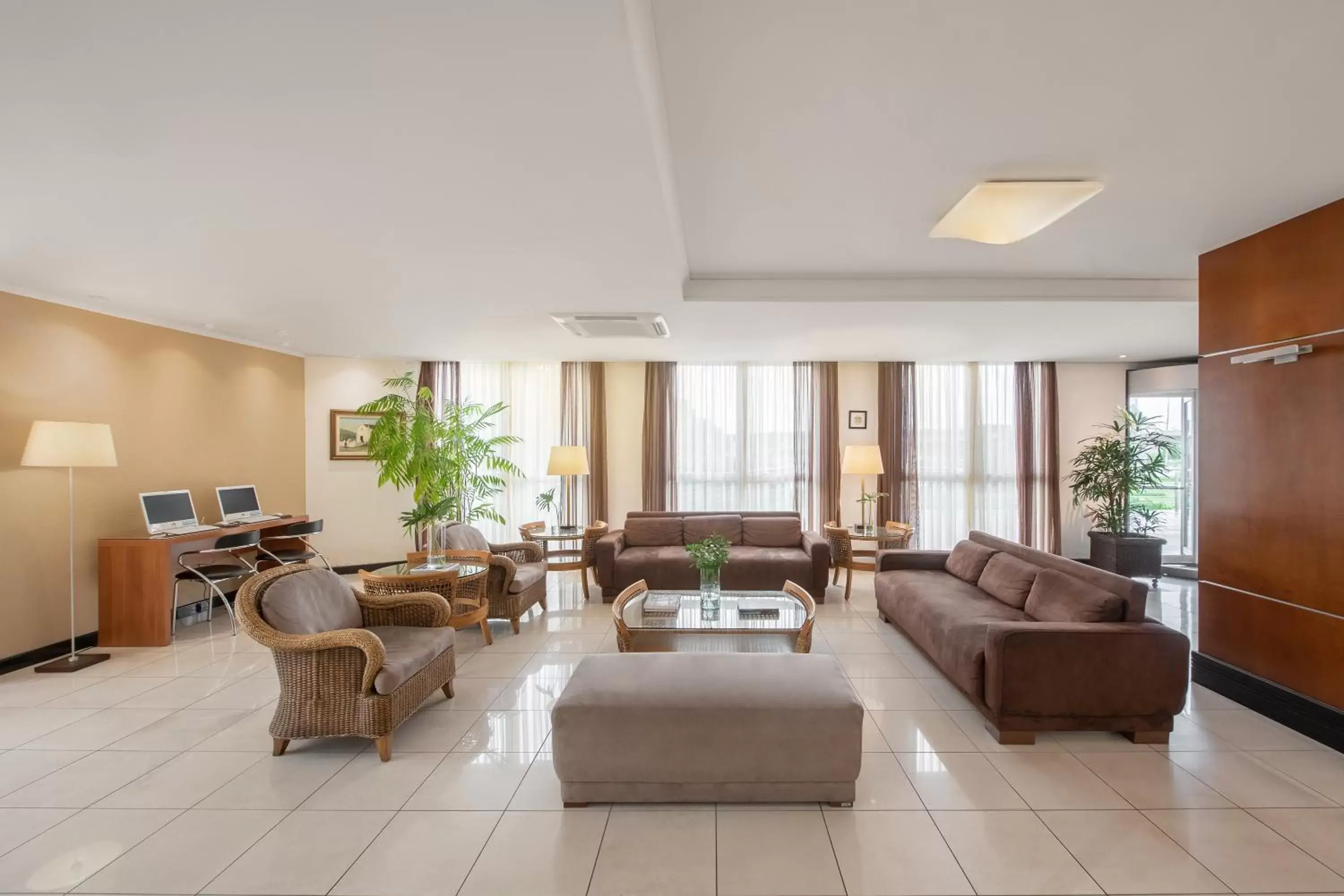 Lobby or reception in Intercity Florianopolis Lobby or reception in Intercity Florianopolis