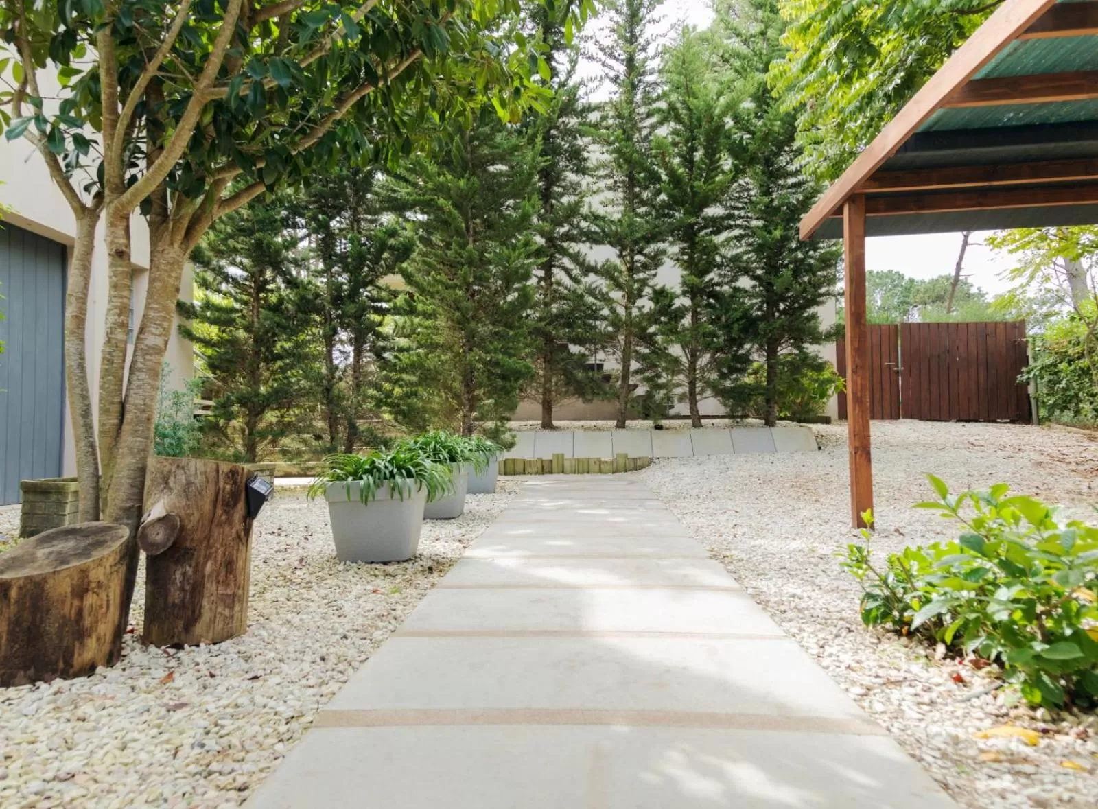 Garden in Undarius Hotel (exclusively gay men)