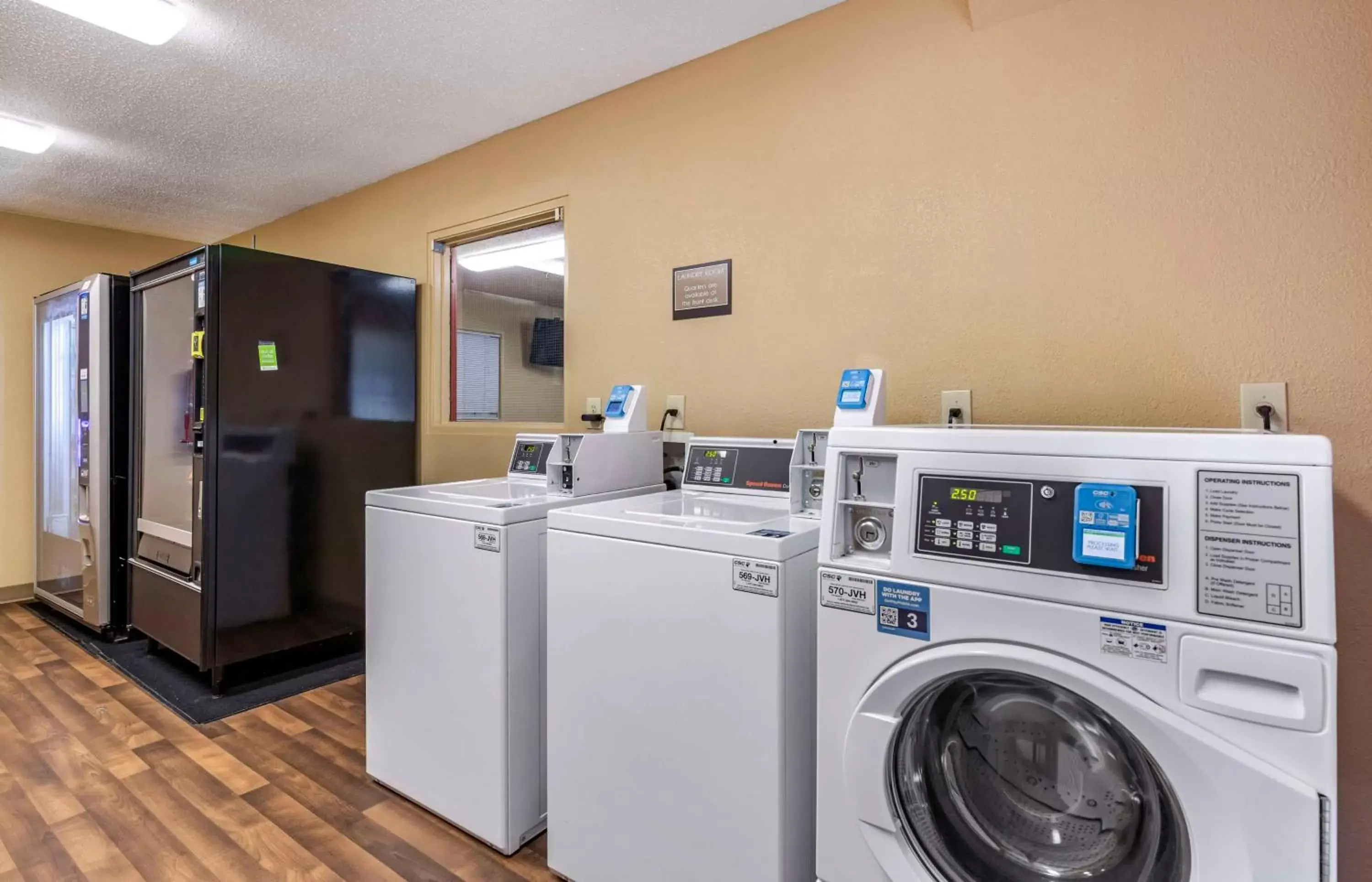 Property building, Kitchen/Kitchenette in Extended Stay America Suites - San Antonio - Colonnade - Medical