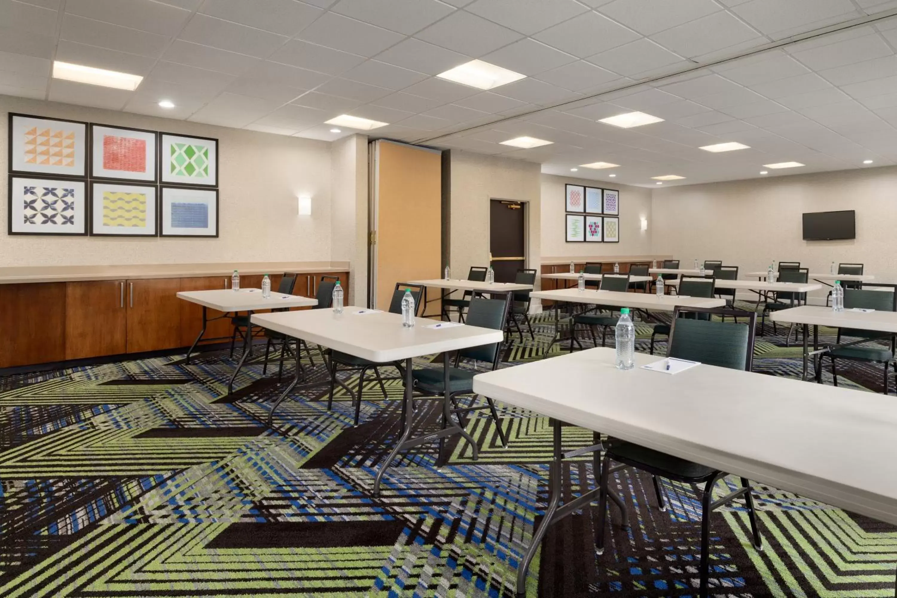 Meeting/conference room in Holiday Inn Express Hotel & Suites Auburn - University Area, an IHG Hotel