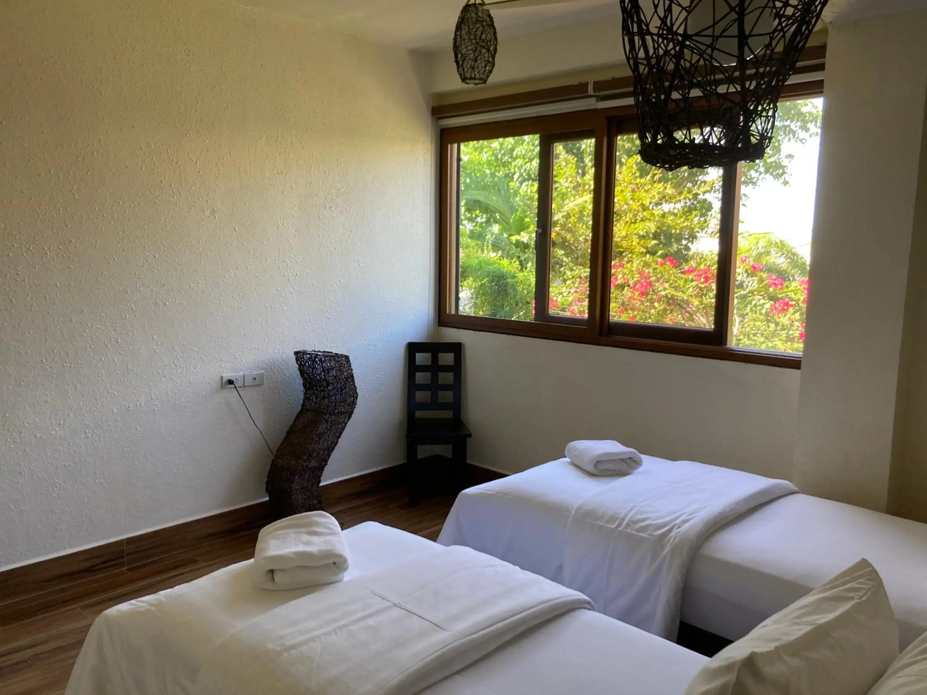 Bedroom in Sunset At Aninuan Beach Resort