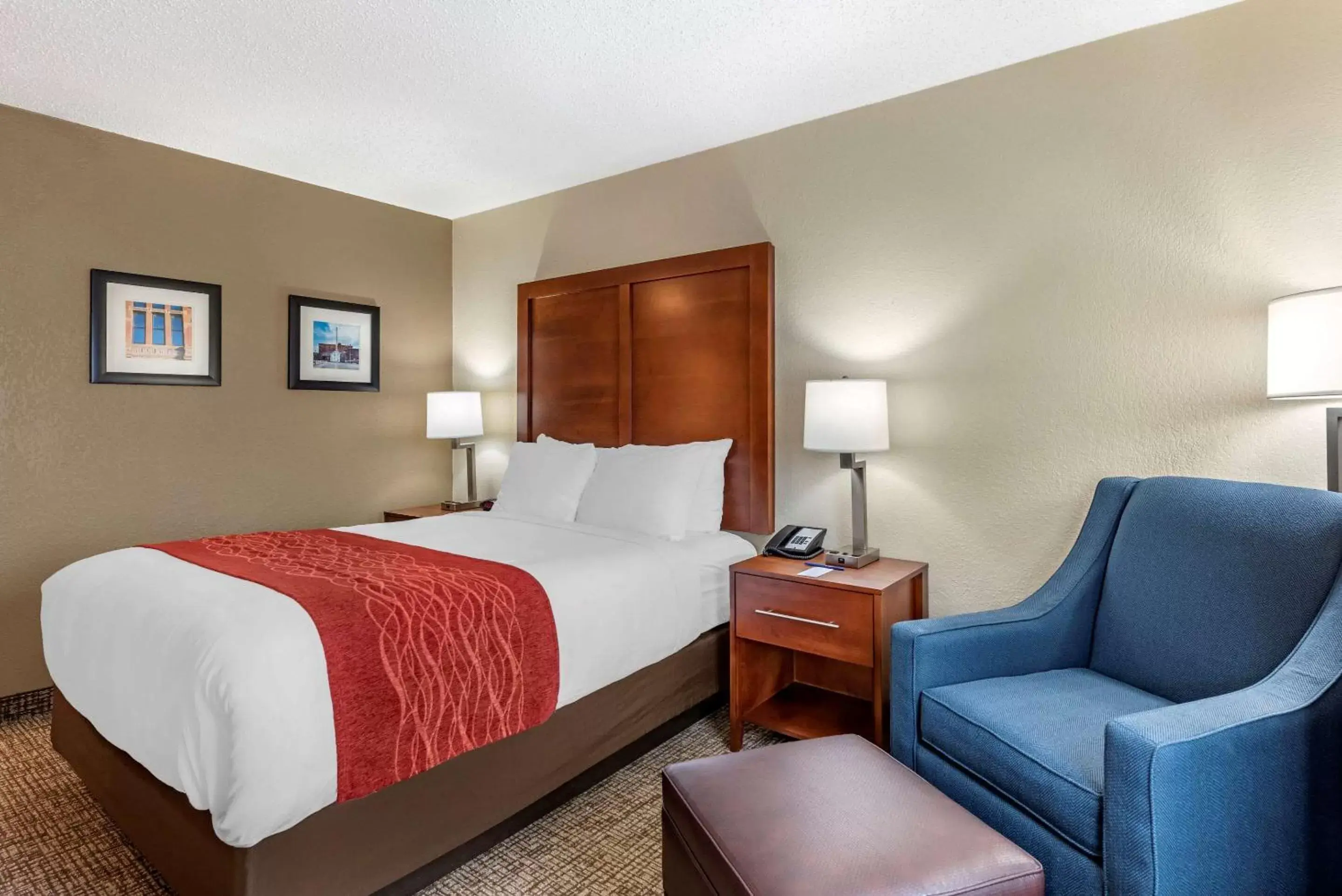 Photo of the whole room, Bed in Comfort Inn & Suites Middletown - Franklin